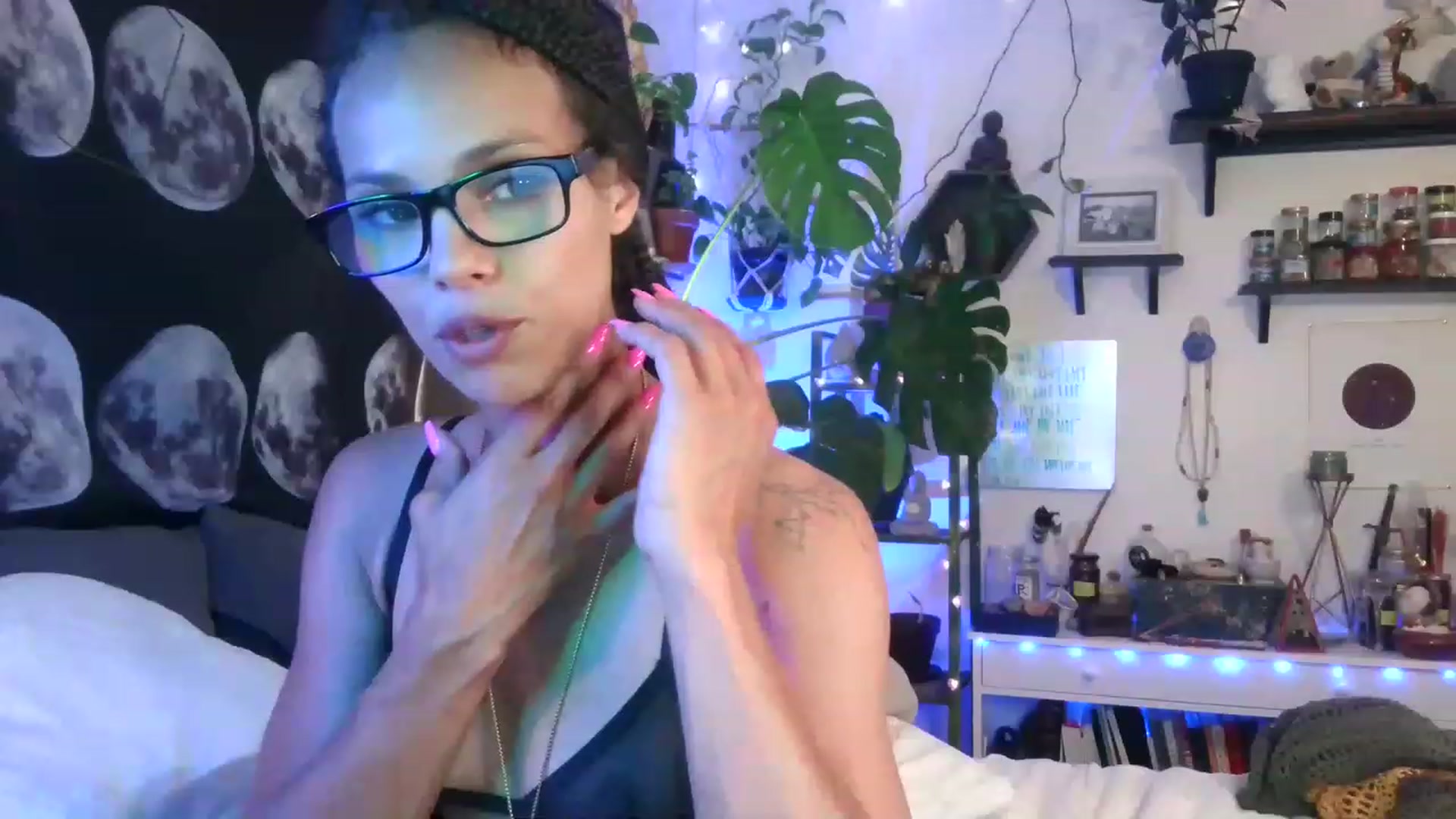 Gallery image thumbnail from LunarLexxx's myfreecams stream on, 04/28/2023, 08:12 image 3 of 20