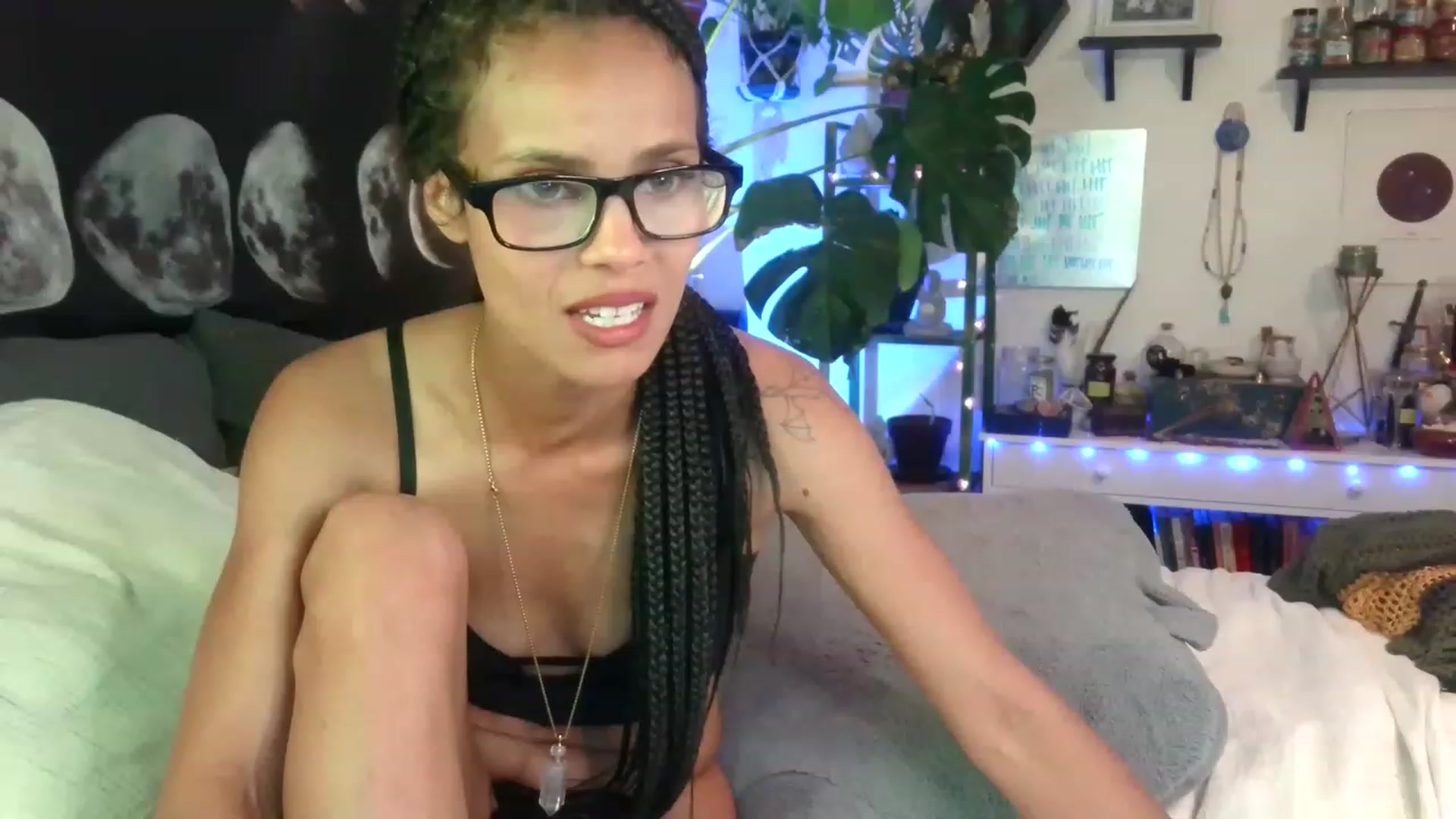 Gallery image thumbnail from LunarLexxx's myfreecams stream on, 04/28/2023, 08:12 image 17 of 20