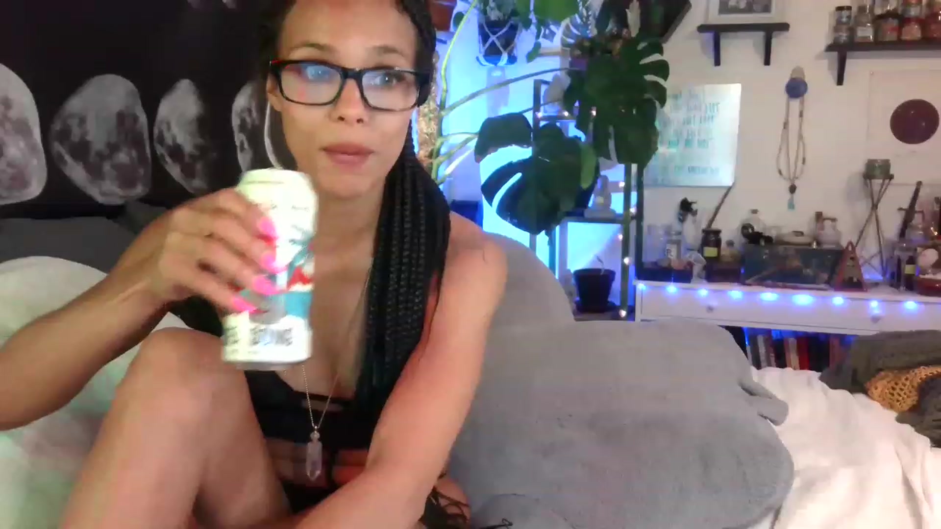 Gallery image thumbnail from LunarLexxx's myfreecams stream on, 04/28/2023, 08:12 image 13 of 20