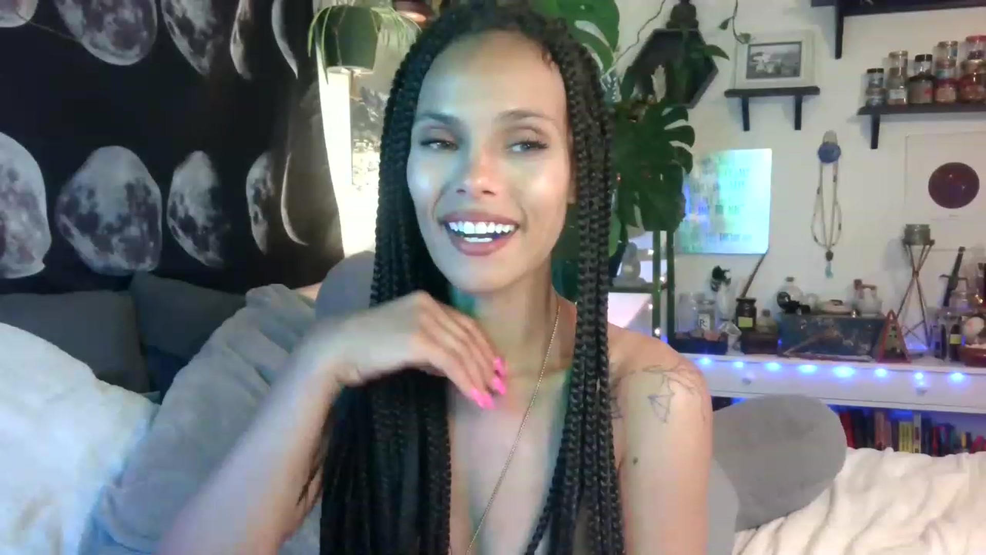 Gallery image thumbnail from LunarLexxx's myfreecams stream on, 04/28/2023, 11:42 image 14 of 20