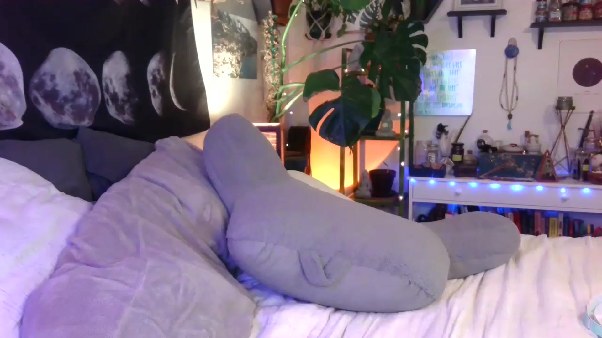 Gallery image thumbnail from LunarLexxx's myfreecams stream on, 04/28/2023, 11:42 image 7 of 20