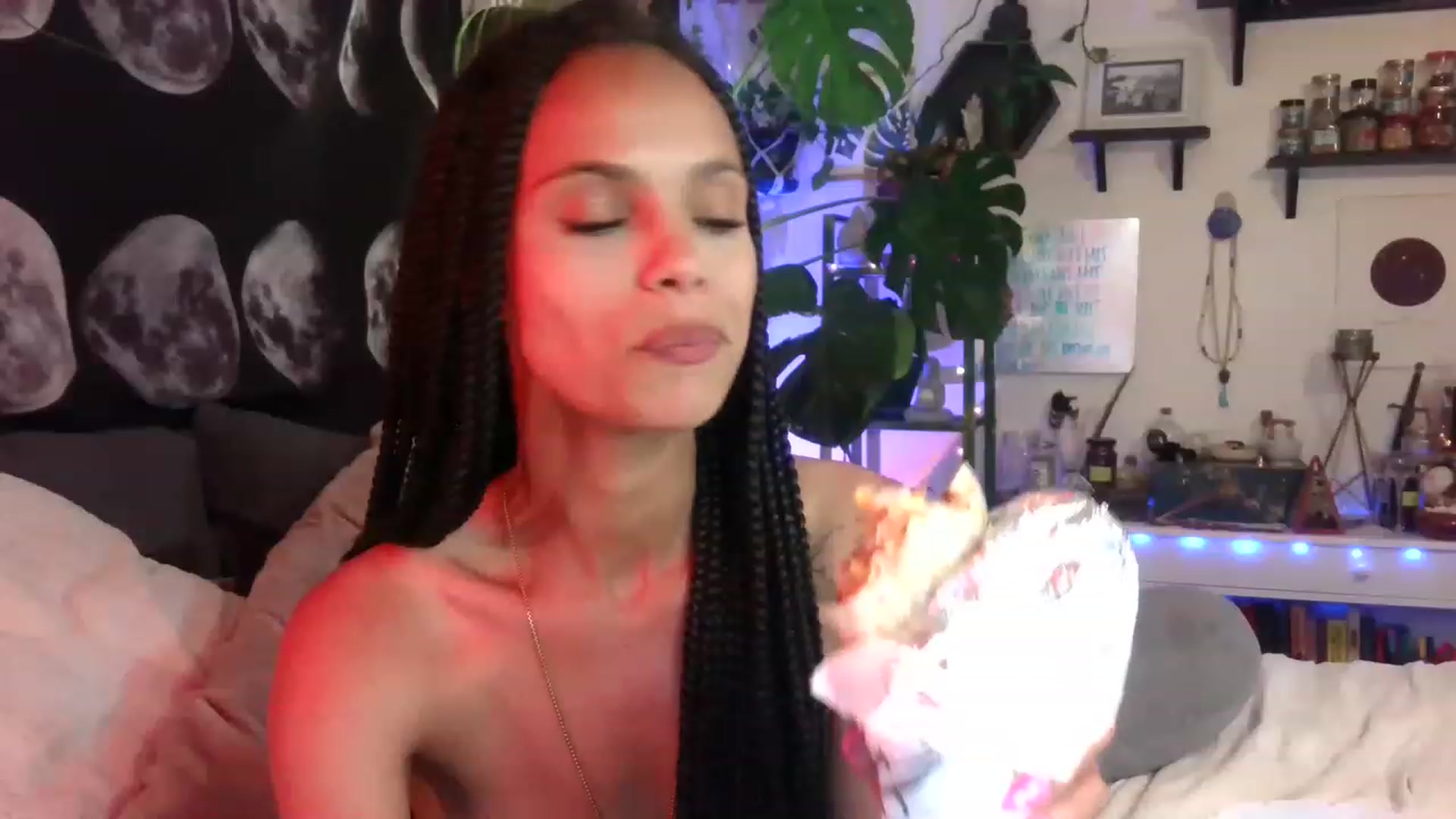 Gallery image thumbnail from LunarLexxx's myfreecams stream on, 04/28/2023, 11:42 image 18 of 20
