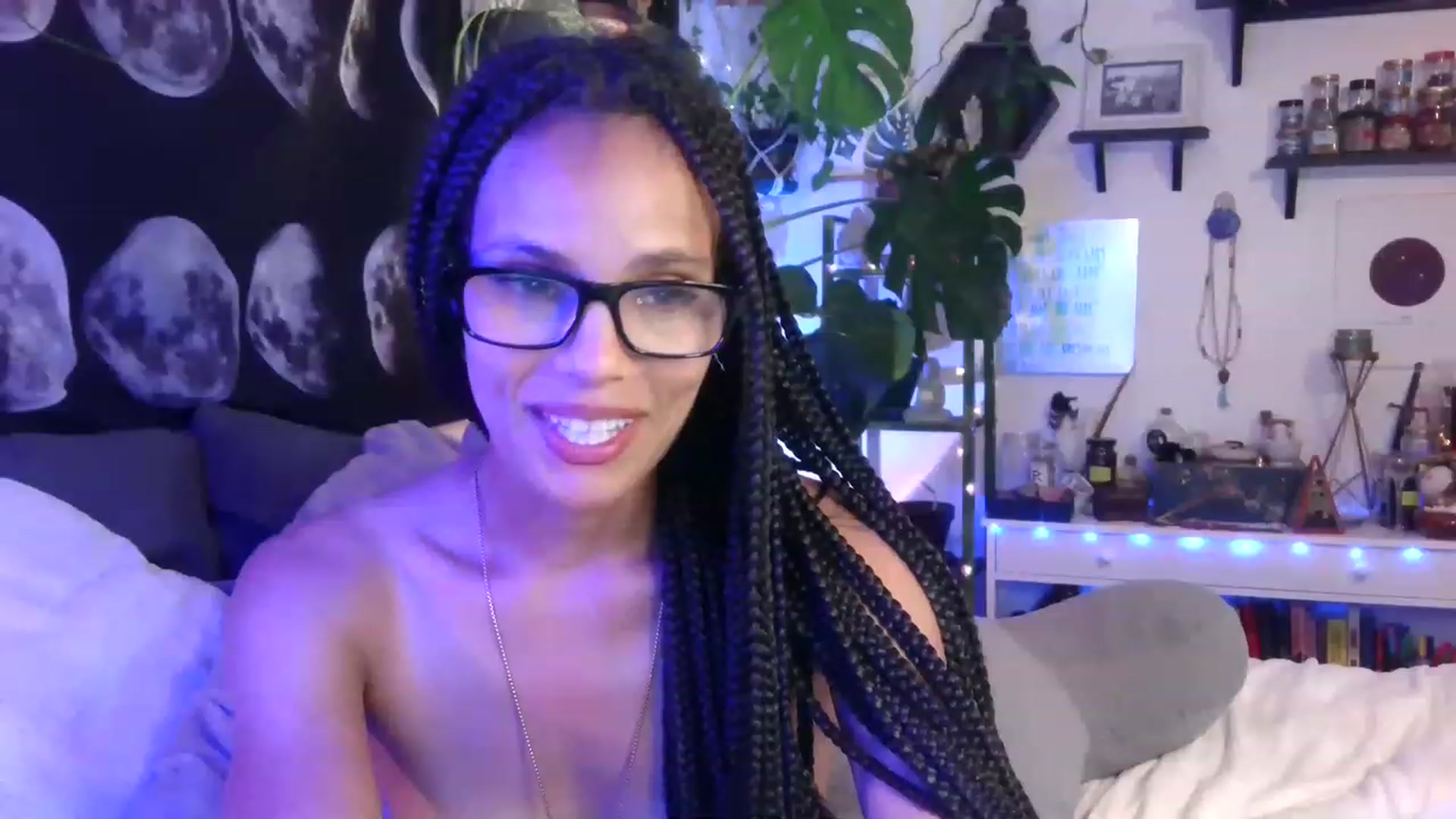 Gallery image thumbnail from LunarLexxx's myfreecams stream on, 04/28/2023, 11:42 image 12 of 20