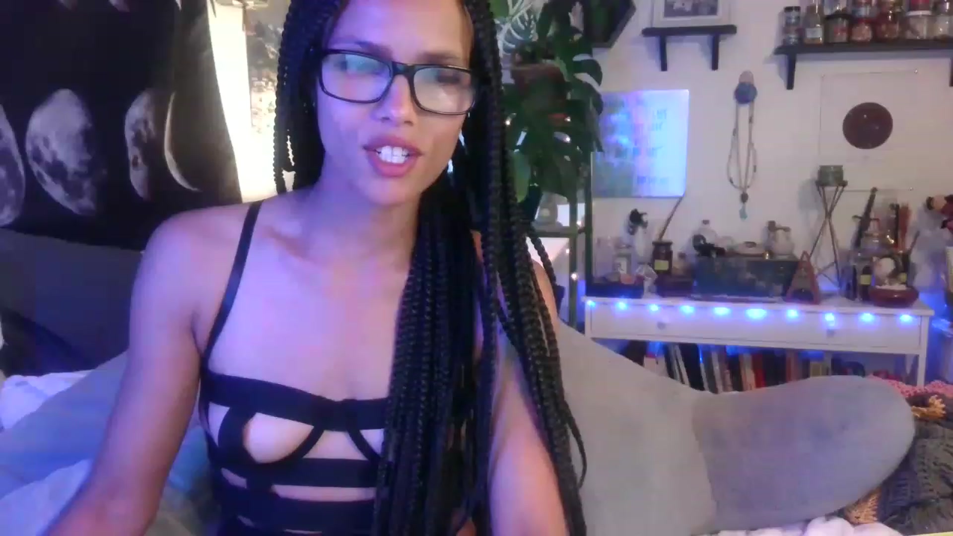 Gallery image thumbnail from LunarLexxx's myfreecams stream on, 04/30/2023, 08:39 image 18 of 20