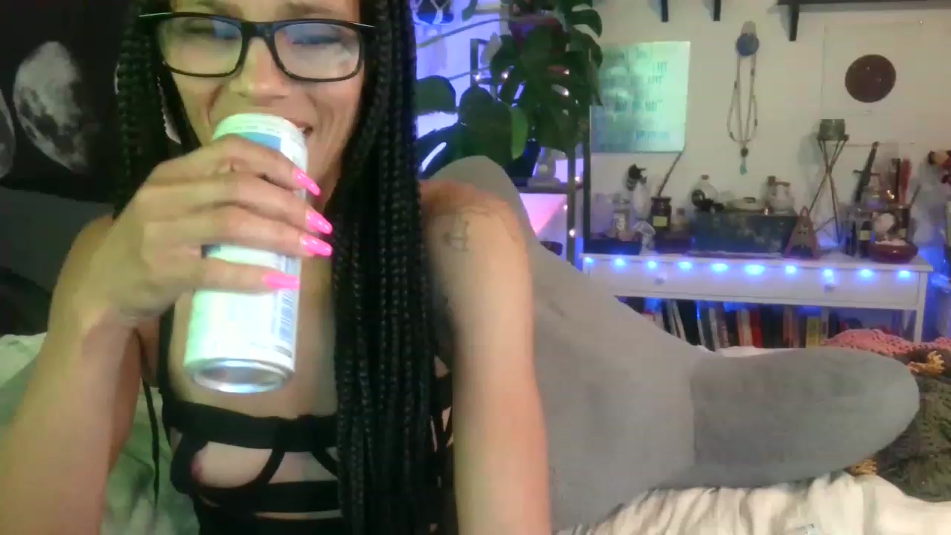 Gallery image thumbnail from LunarLexxx's myfreecams stream on, 04/30/2023, 08:39 image 4 of 20