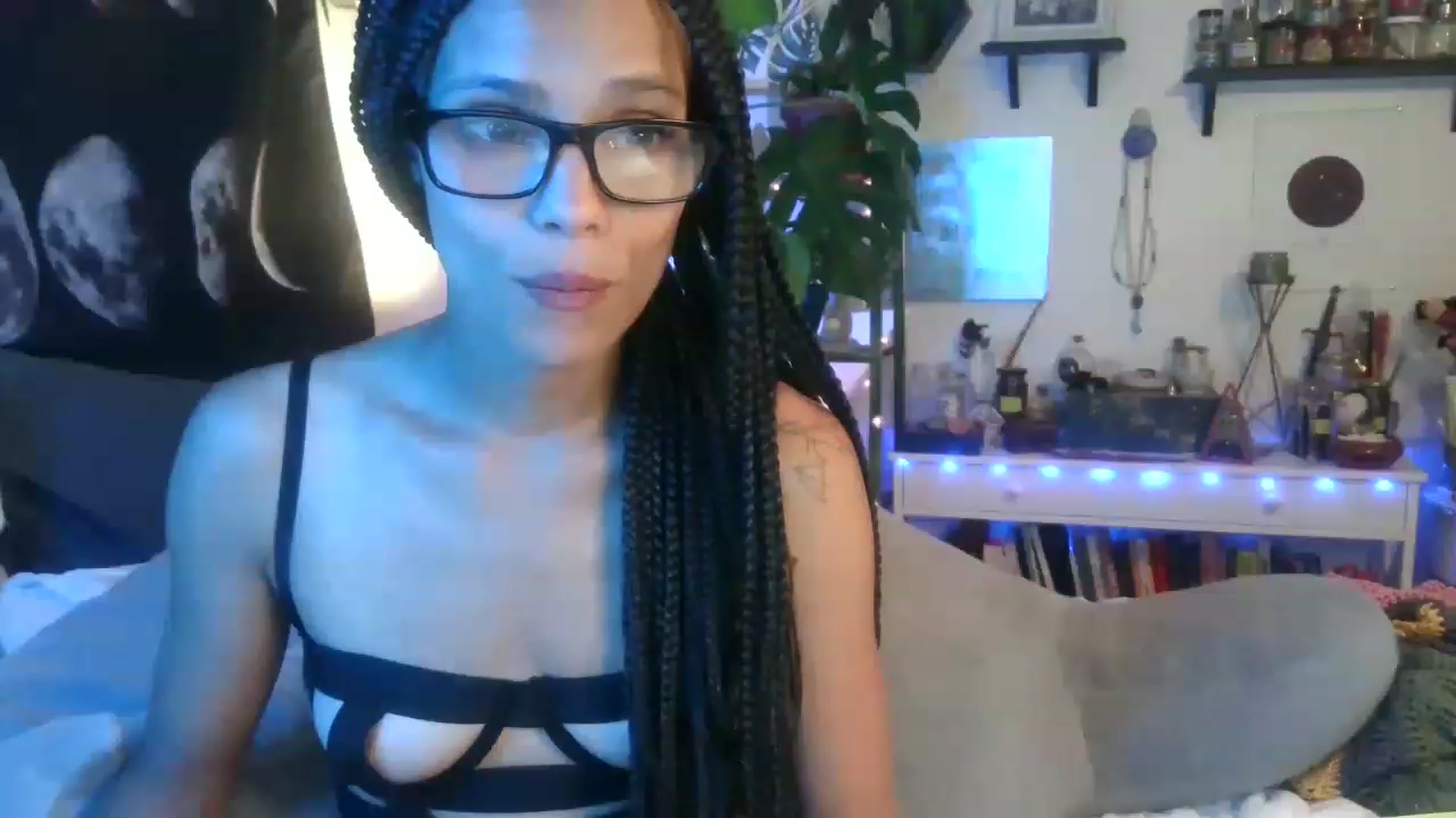 Gallery image thumbnail from LunarLexxx's myfreecams stream on, 04/30/2023, 08:39 image 14 of 20