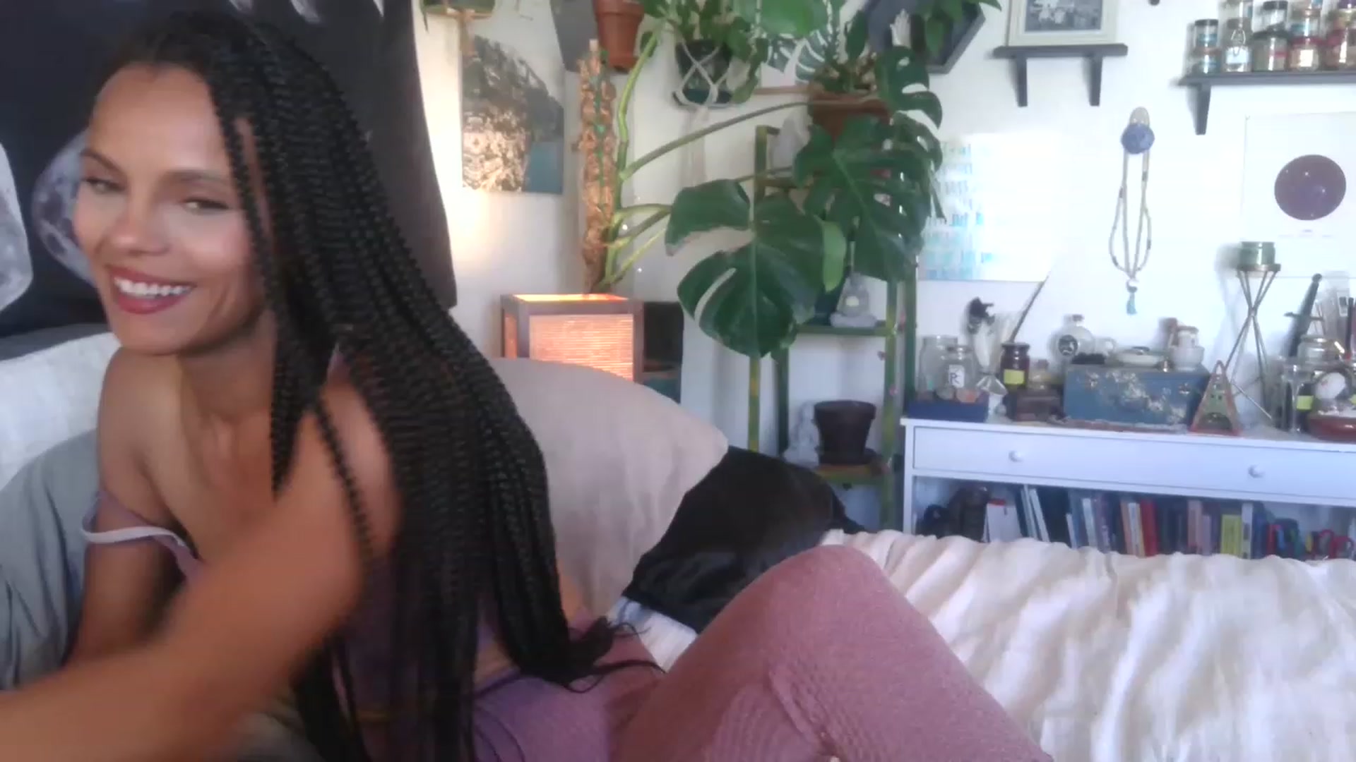 Gallery image thumbnail from LunarLexxx's myfreecams stream on, 05/02/2023, 18:55 image 3 of 20