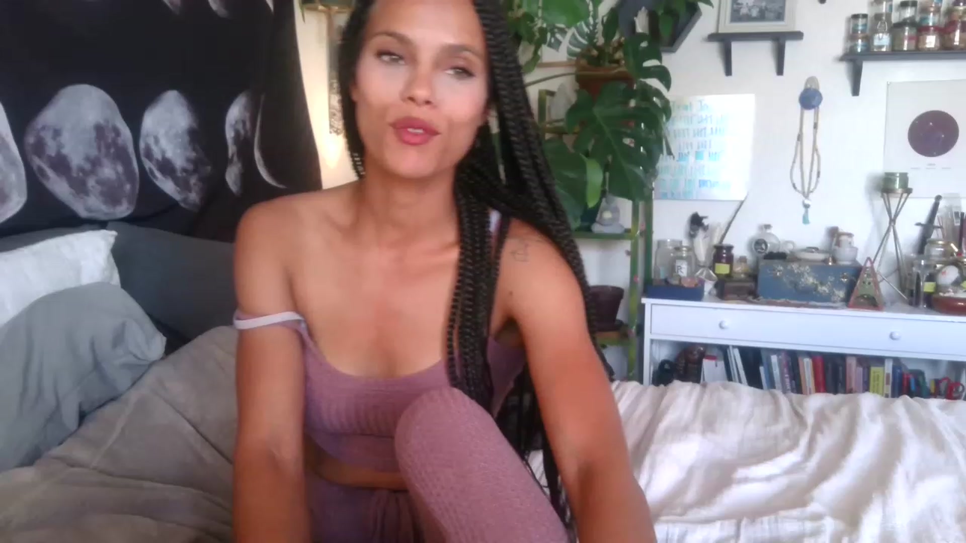 Gallery image thumbnail from LunarLexxx's myfreecams stream on, 05/02/2023, 18:55 image 6 of 20