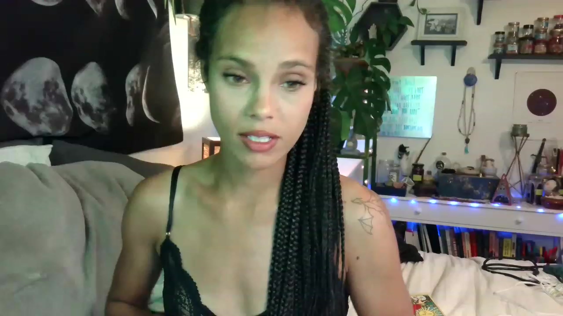 Gallery image thumbnail from LunarLexxx's myfreecams stream on, 05/03/2023, 07:28 image 18 of 20