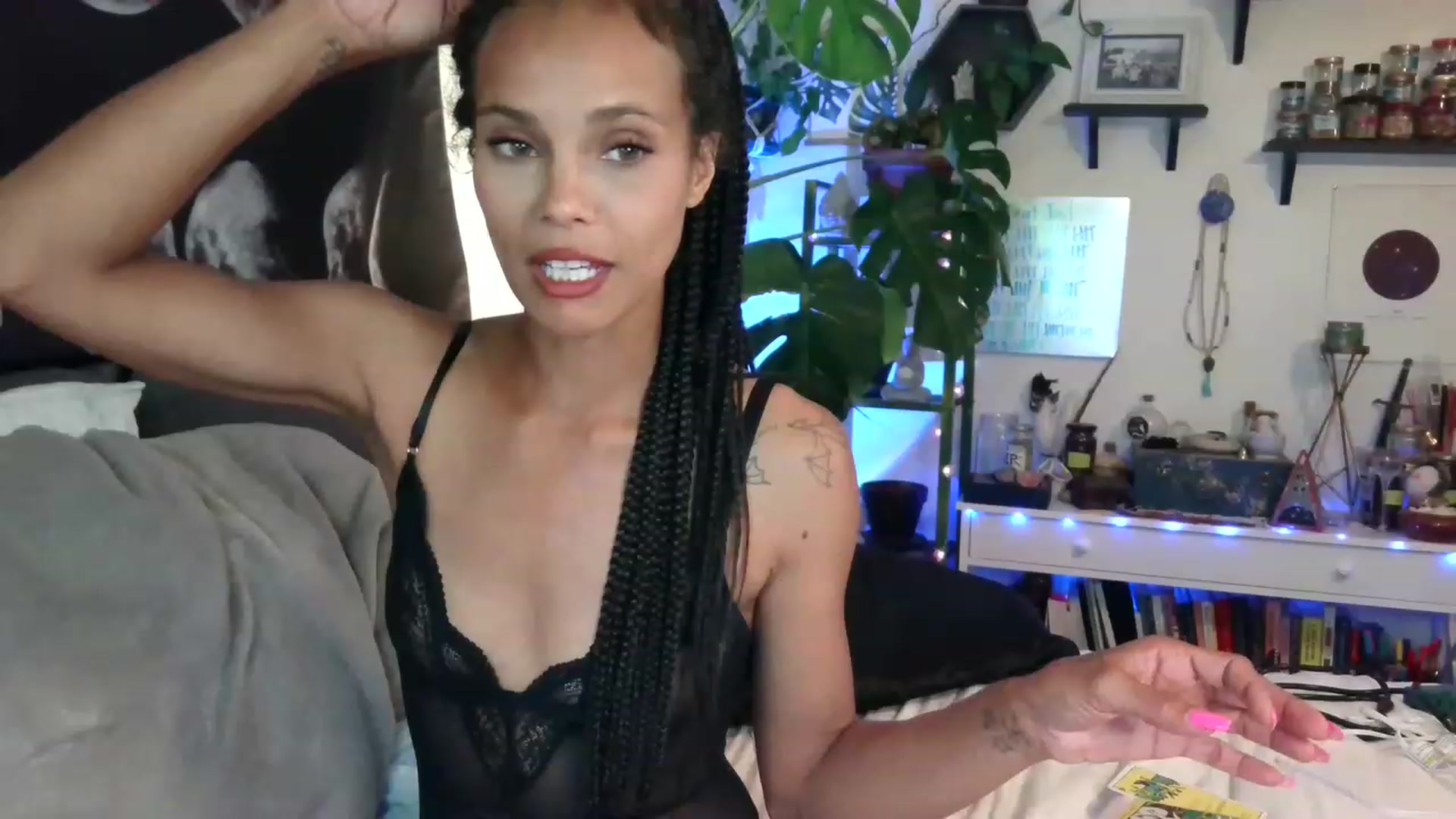 Gallery image thumbnail from LunarLexxx's myfreecams stream on, 05/03/2023, 07:28 image 13 of 20