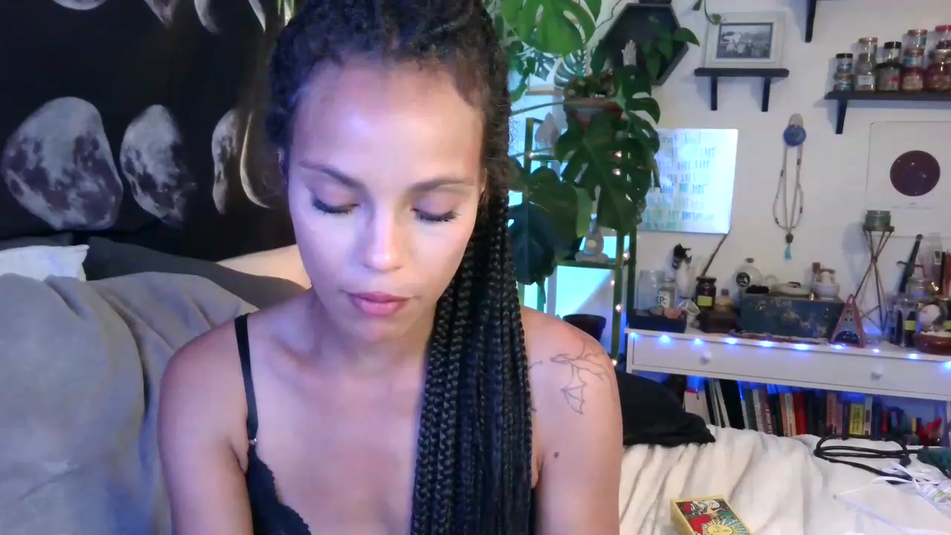Gallery image thumbnail from LunarLexxx's myfreecams stream on, 05/03/2023, 07:28 image 19 of 20