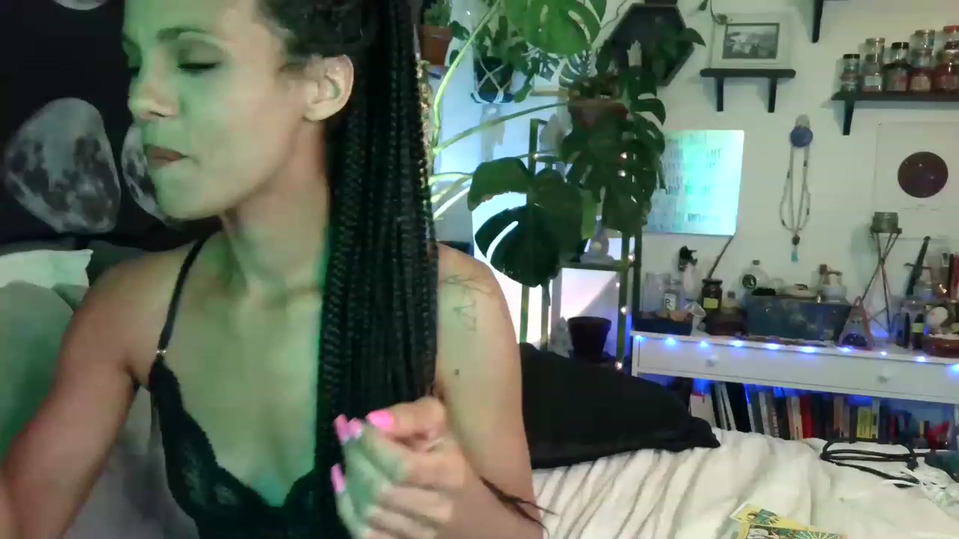 Gallery image thumbnail from LunarLexxx's myfreecams stream on, 05/03/2023, 07:28 image 14 of 20