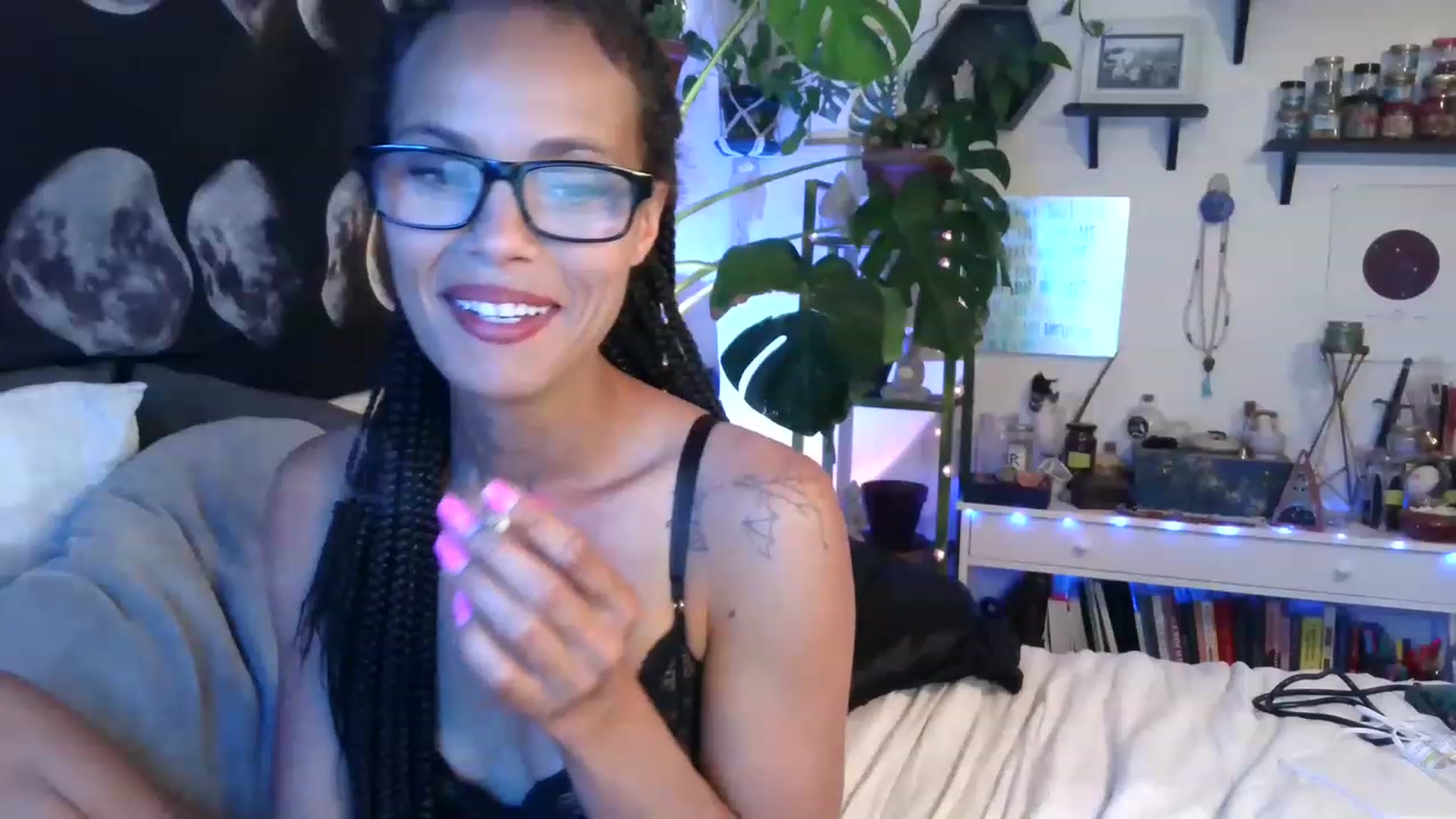 Gallery image thumbnail from LunarLexxx's myfreecams stream on, 05/03/2023, 07:28 image 4 of 20