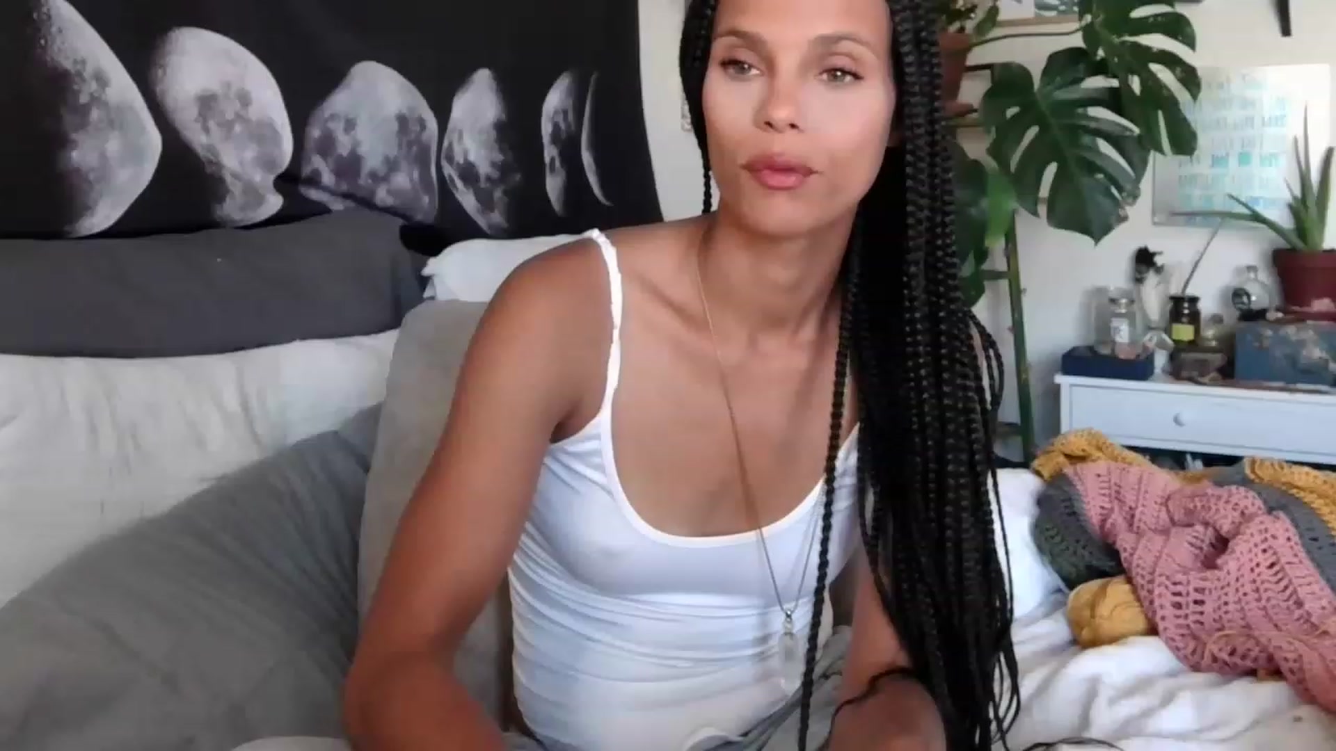 Gallery image thumbnail from LunarLexxx's myfreecams stream on, 05/09/2023, 17:52 image 3 of 20