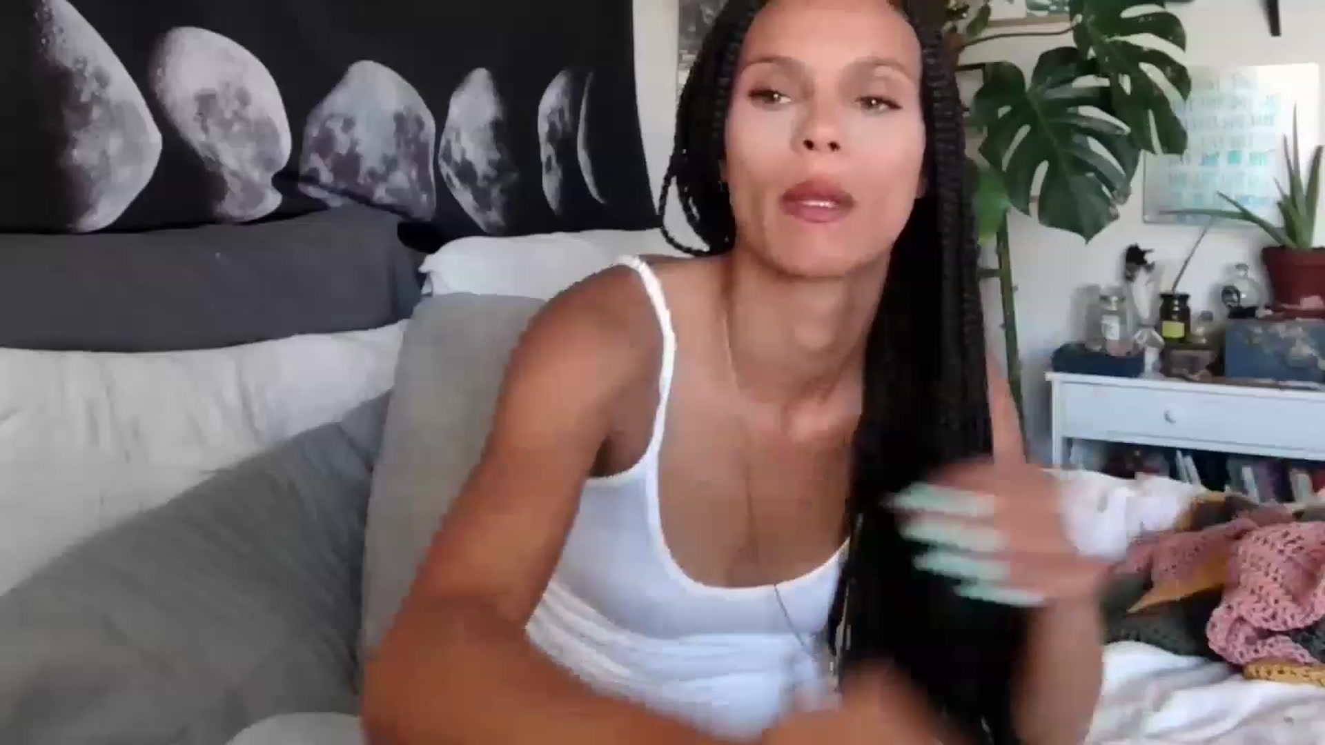 Gallery image thumbnail from LunarLexxx's myfreecams stream on, 05/09/2023, 17:52 image 10 of 20