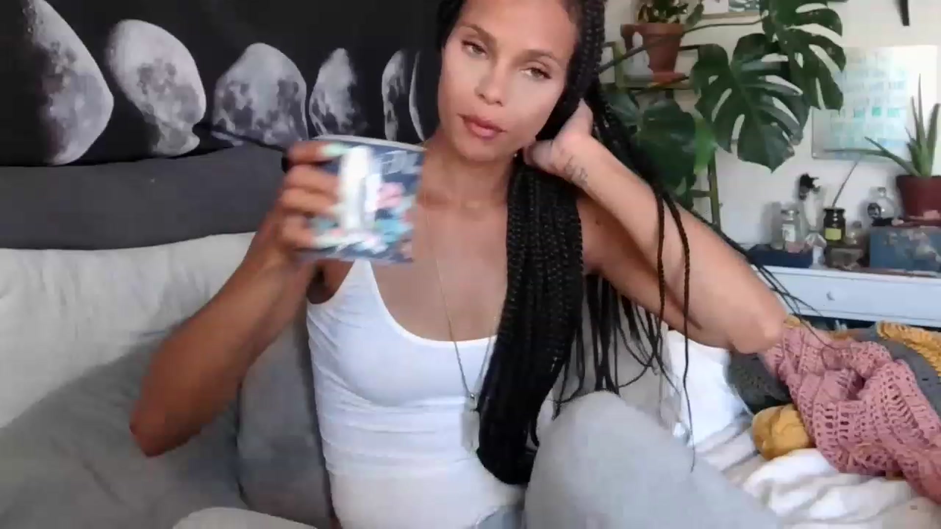Gallery image thumbnail from LunarLexxx's myfreecams stream on, 05/09/2023, 17:52 image 2 of 20