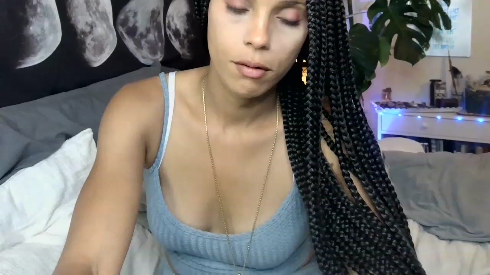 Gallery image thumbnail from LunarLexxx's myfreecams stream on, 05/14/2023, 10:18 image 13 of 20