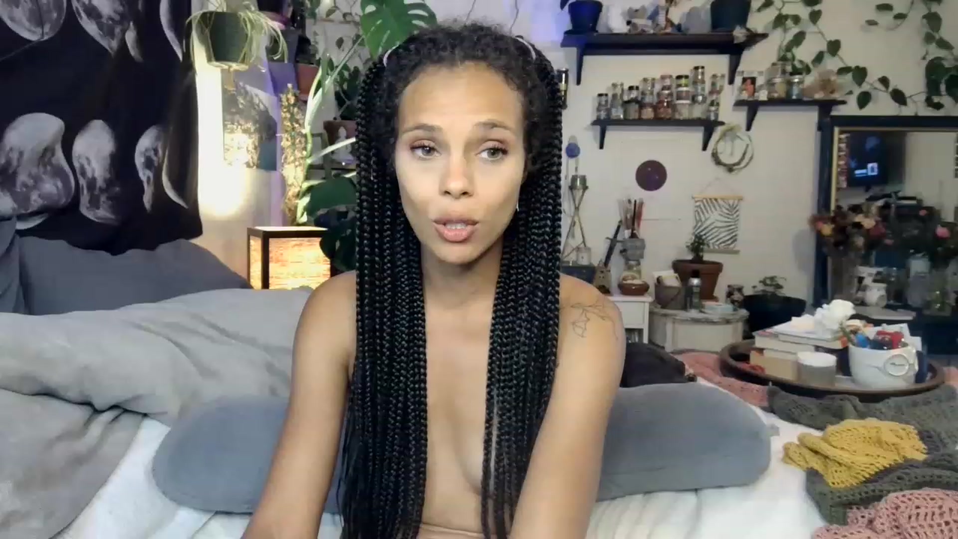 Gallery image thumbnail from LunarLexxx's myfreecams stream on, 05/17/2023, 09:19 image 9 of 20