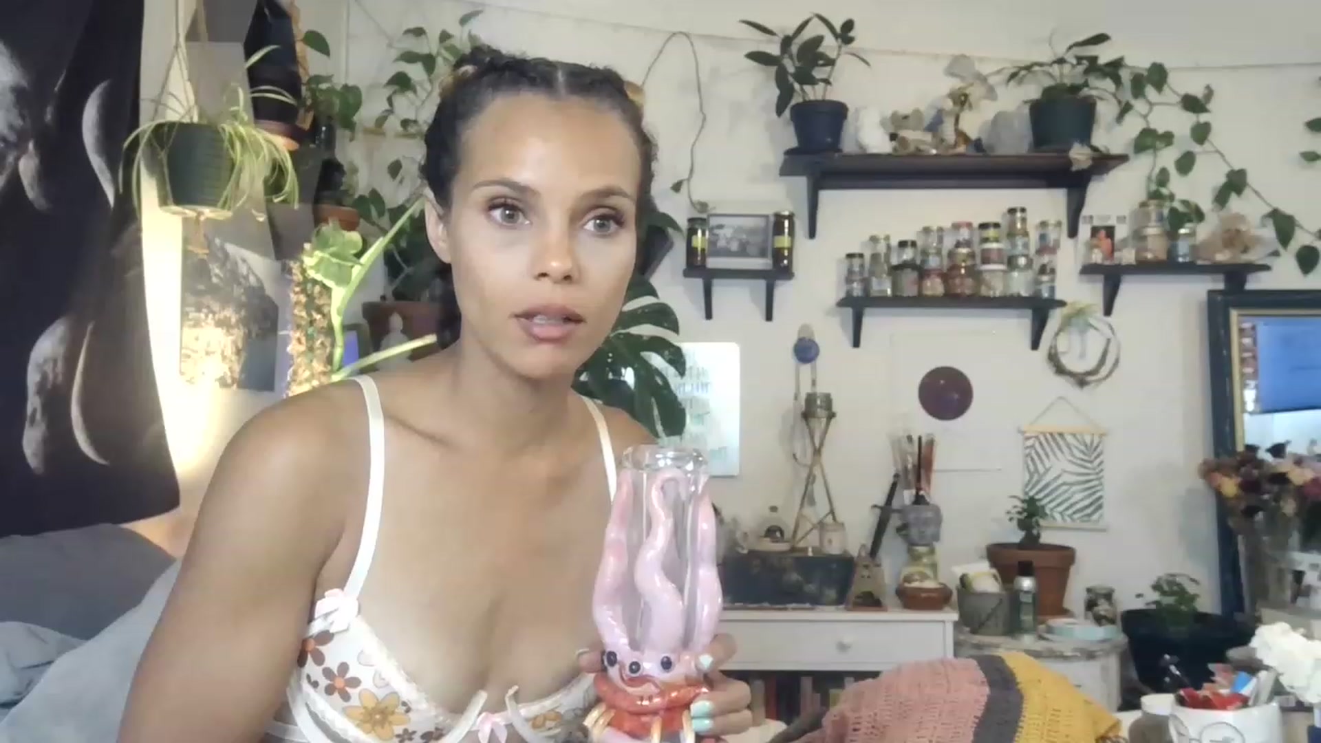 Gallery image thumbnail from LunarLexxx's myfreecams stream on, 05/22/2023, 11:28 image 10 of 20