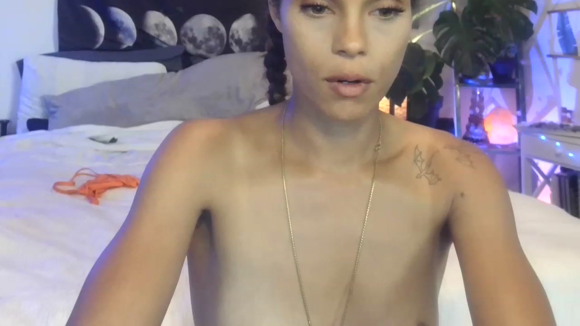 Gallery image thumbnail from LunarLexxx's myfreecams stream on, 05/24/2023, 10:38 image 10 of 20