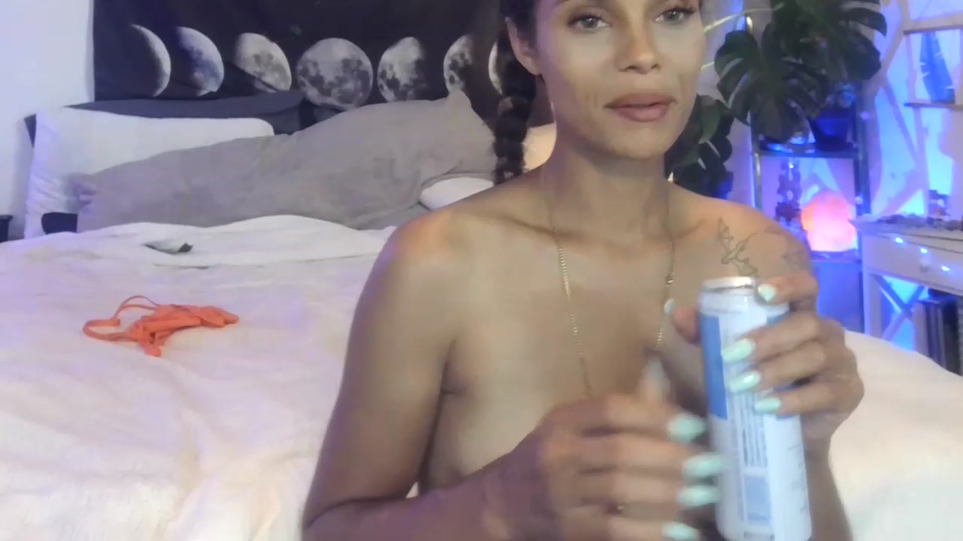 Gallery image thumbnail from LunarLexxx's myfreecams stream on, 05/24/2023, 10:38 image 11 of 20