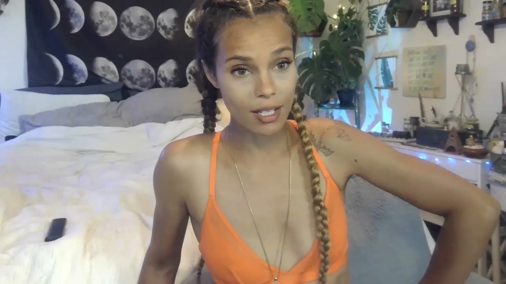 Gallery image thumbnail from LunarLexxx's myfreecams stream on, 05/24/2023, 10:38 image 1 of 20