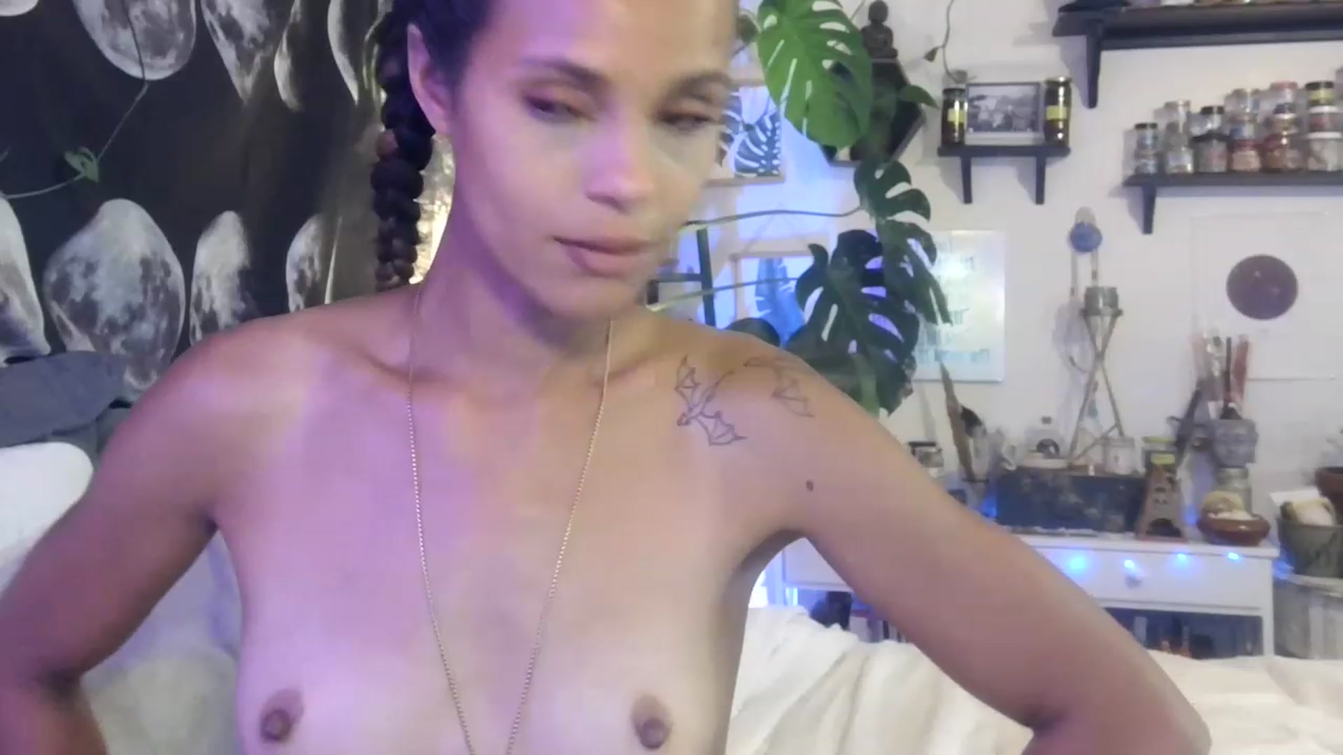 Gallery image thumbnail from LunarLexxx's myfreecams stream on, 05/24/2023, 10:38 image 19 of 20