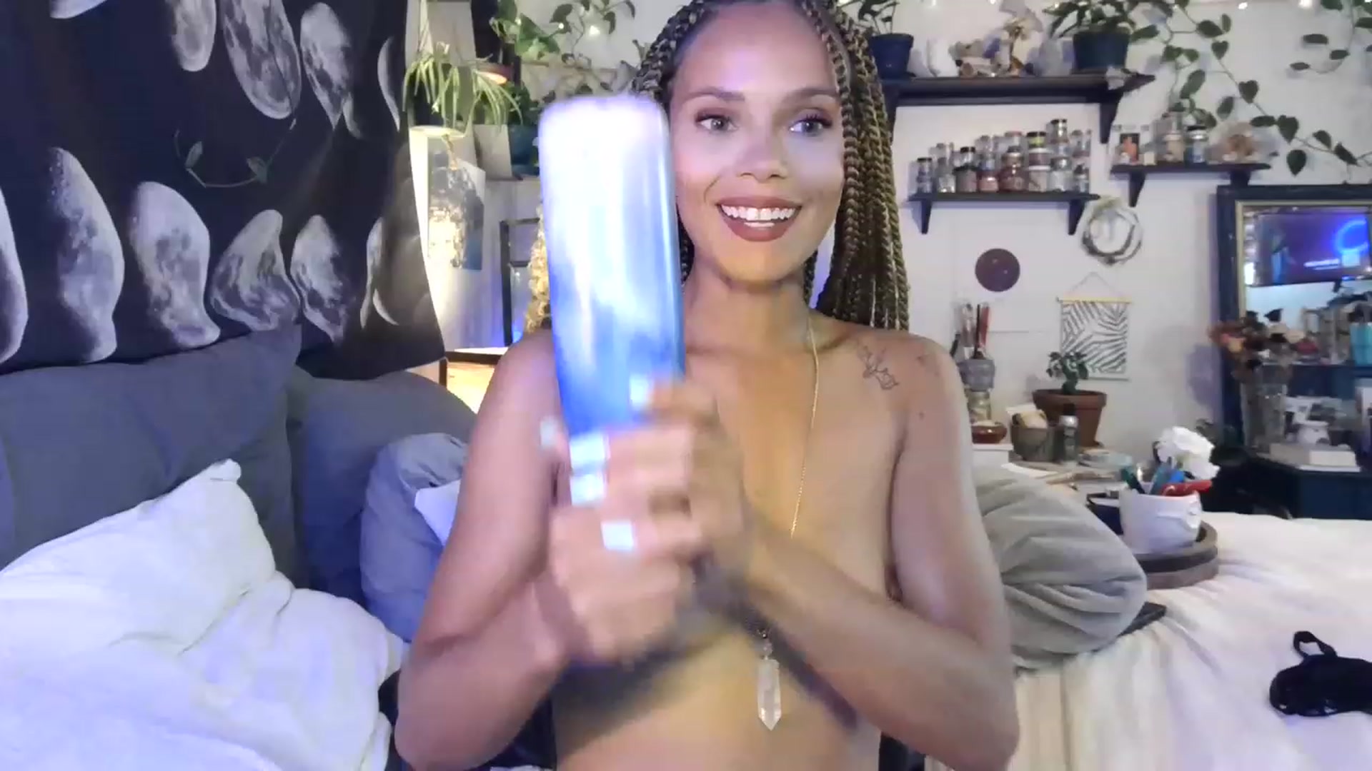 Gallery image thumbnail from LunarLexxx's myfreecams stream on, 05/26/2023, 08:40 image 5 of 20