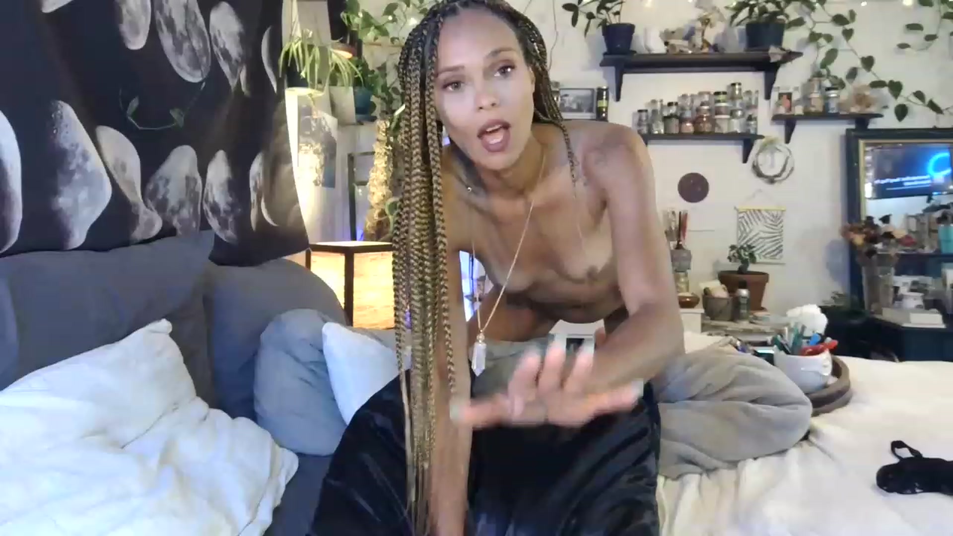 Gallery image thumbnail from LunarLexxx's myfreecams stream on, 05/26/2023, 08:40 image 7 of 20