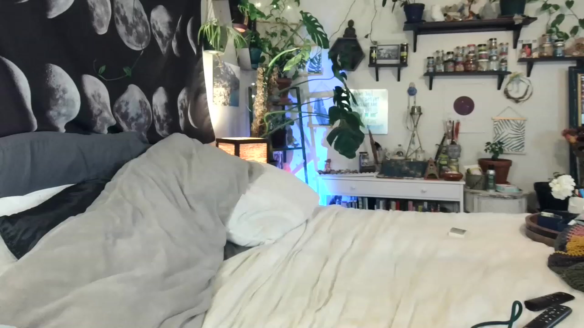 Gallery image thumbnail from LunarLexxx's myfreecams stream on, 05/27/2023, 08:16 image 17 of 20