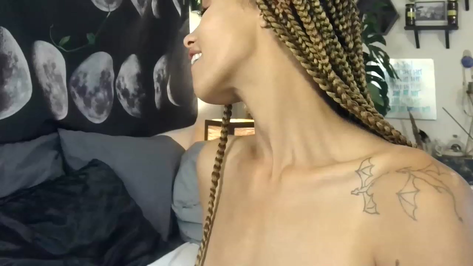 Gallery image thumbnail from LunarLexxx's myfreecams stream on, 05/28/2023, 10:06 image 13 of 20