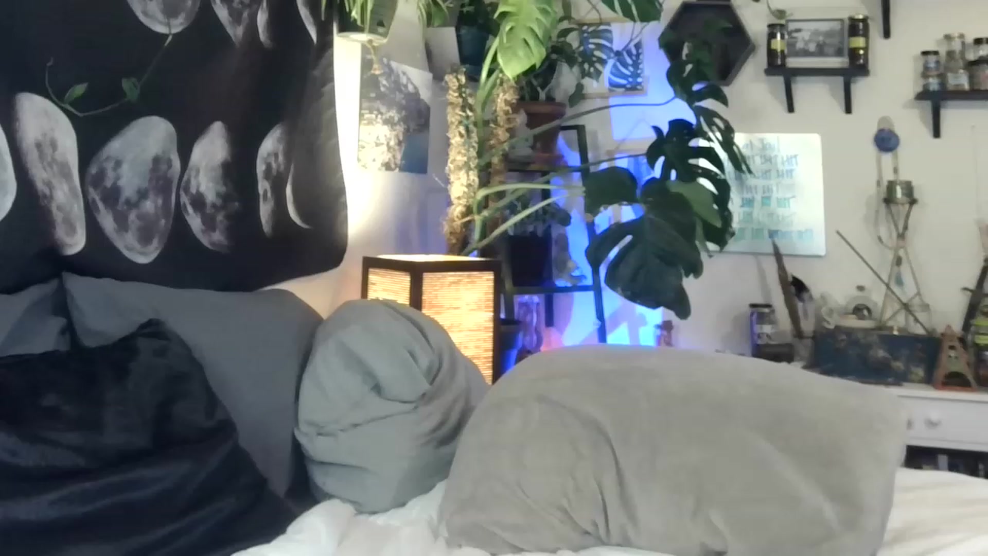 Gallery image thumbnail from LunarLexxx's myfreecams stream on, 05/28/2023, 10:06 image 4 of 20