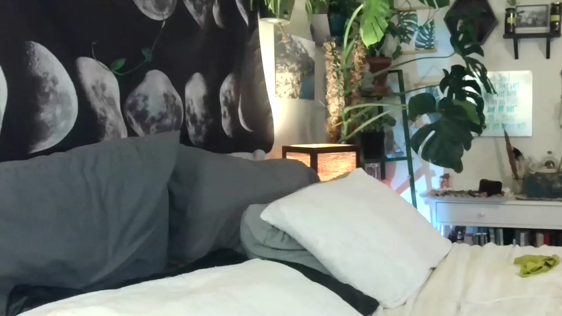 Gallery image thumbnail from LunarLexxx's myfreecams stream on, 05/29/2023, 11:55 image 16 of 20