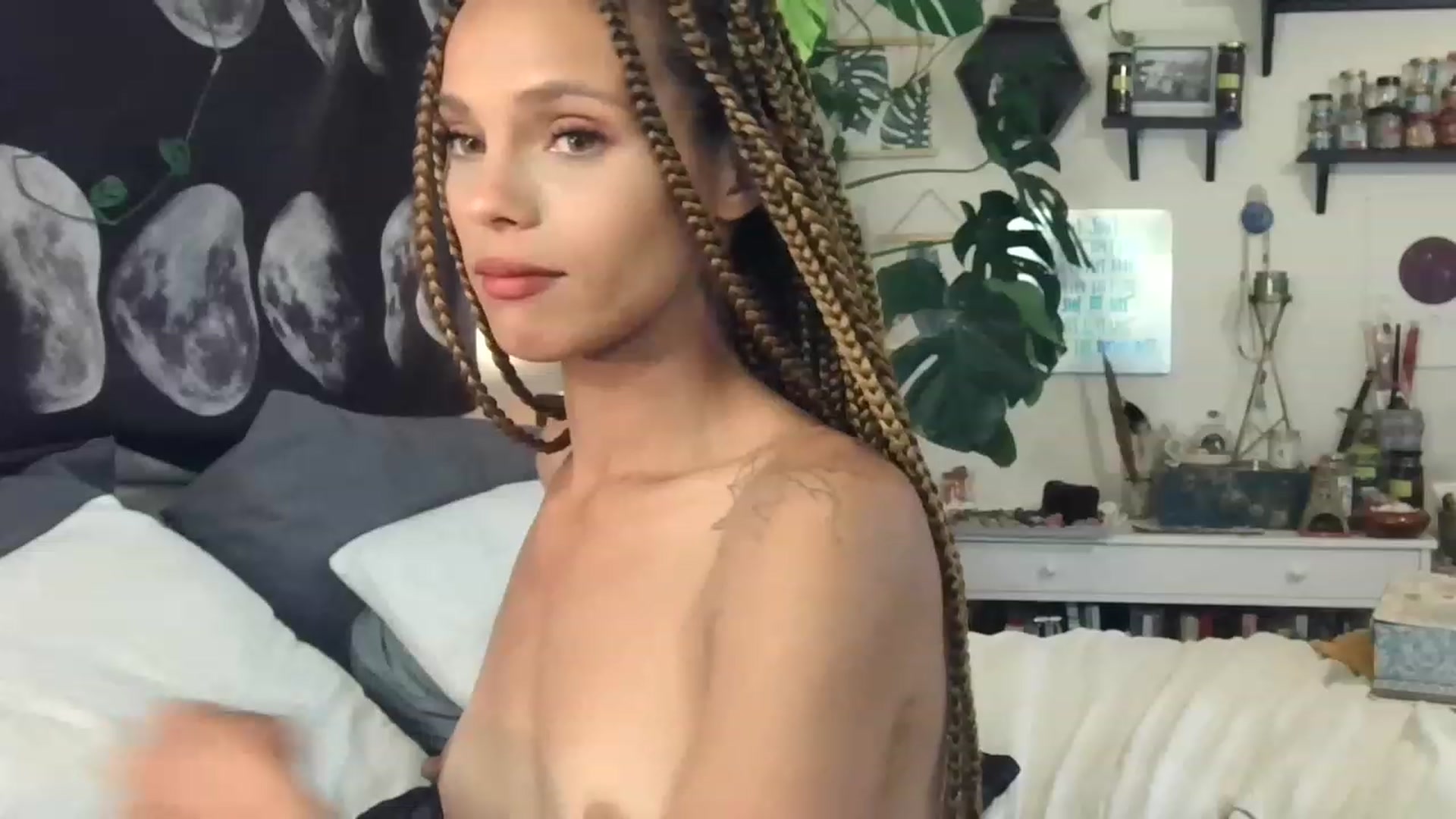 Gallery image thumbnail from LunarLexxx's myfreecams stream on, 05/31/2023, 09:45 image 2 of 20