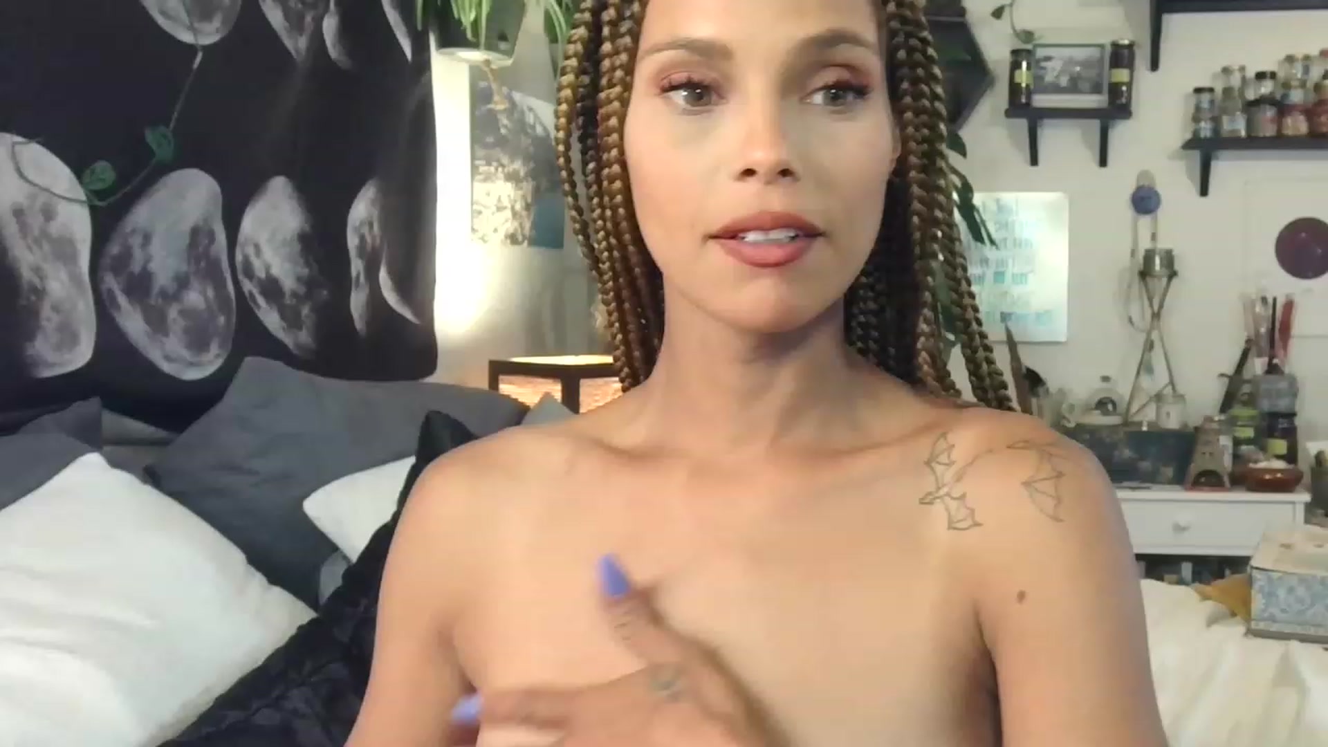 Gallery image thumbnail from LunarLexxx's myfreecams stream on, 05/31/2023, 09:45 image 7 of 20