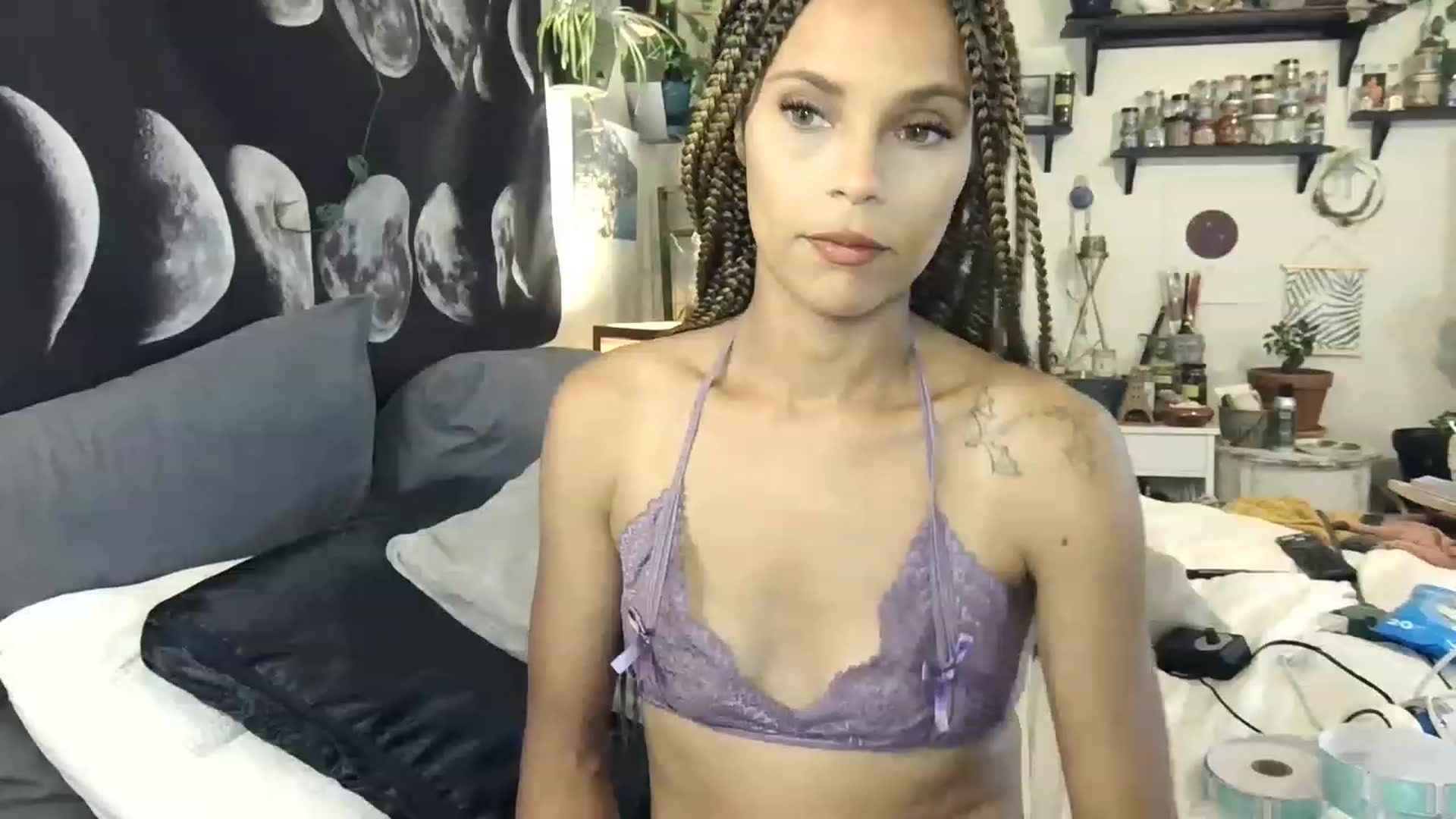 Gallery image thumbnail from LunarLexxx's myfreecams stream on, 06/05/2023, 07:48 image 5 of 20