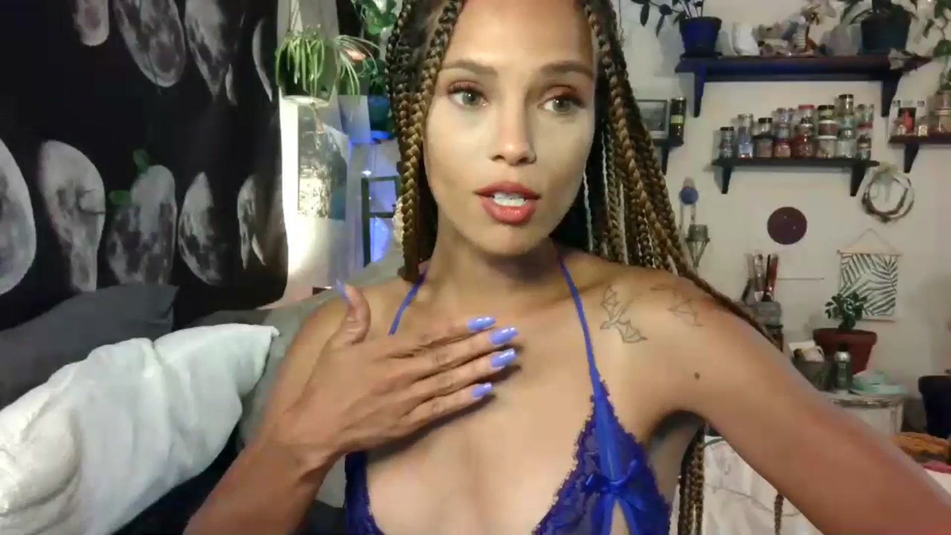Gallery image thumbnail from LunarLexxx's myfreecams stream on, 06/06/2023, 06:21 image 12 of 20