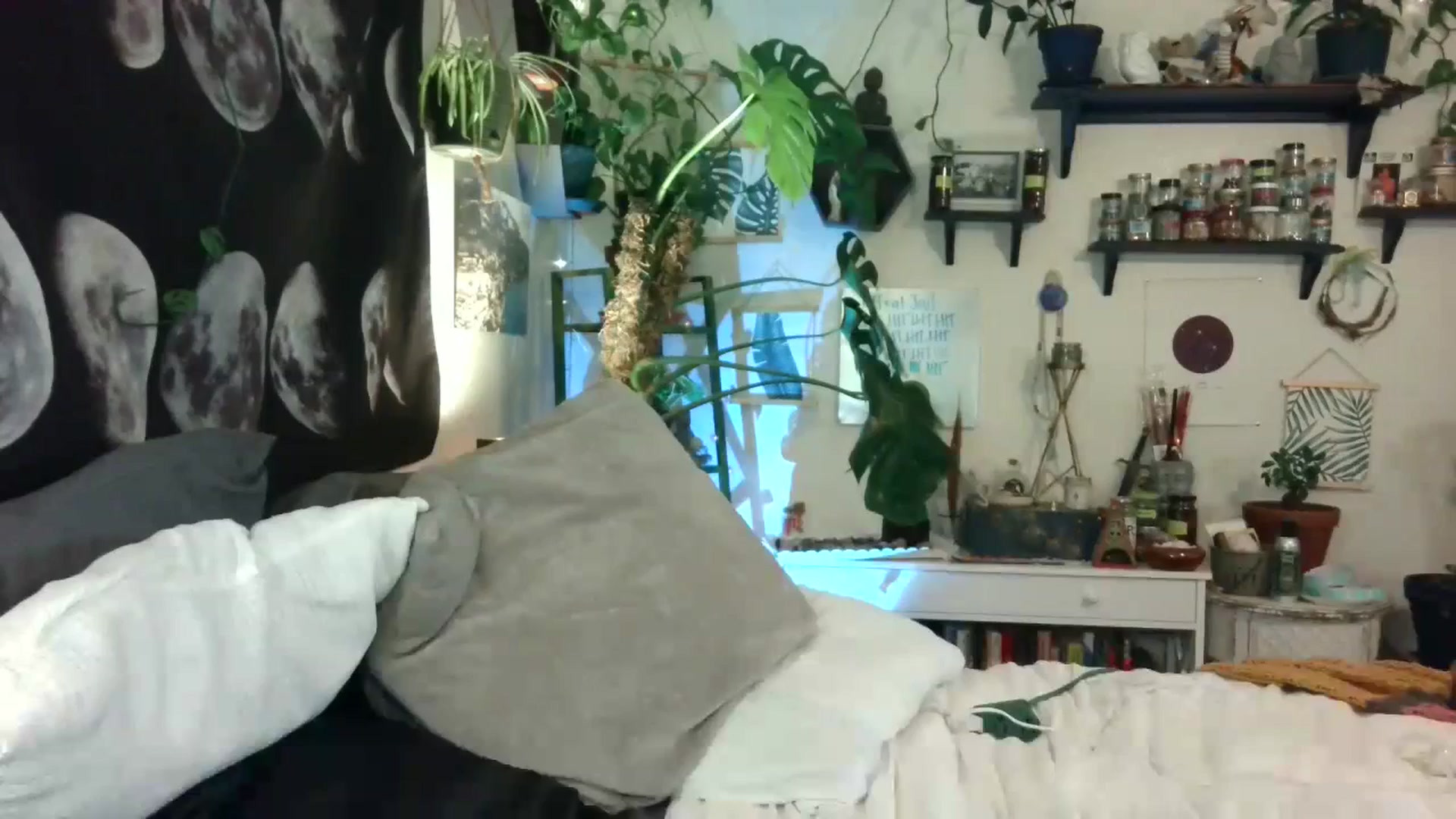 Gallery image thumbnail from LunarLexxx's myfreecams stream on, 06/06/2023, 06:21 image 16 of 20