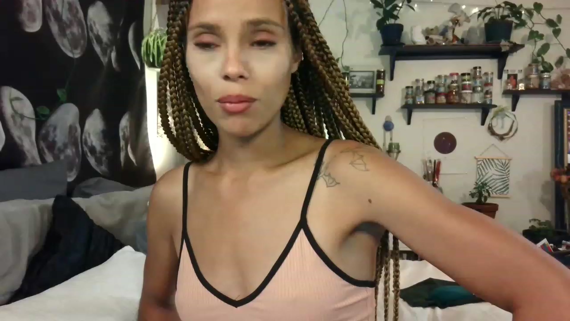 Gallery image thumbnail from LunarLexxx's myfreecams stream on, 06/09/2023, 08:45 image 20 of 20