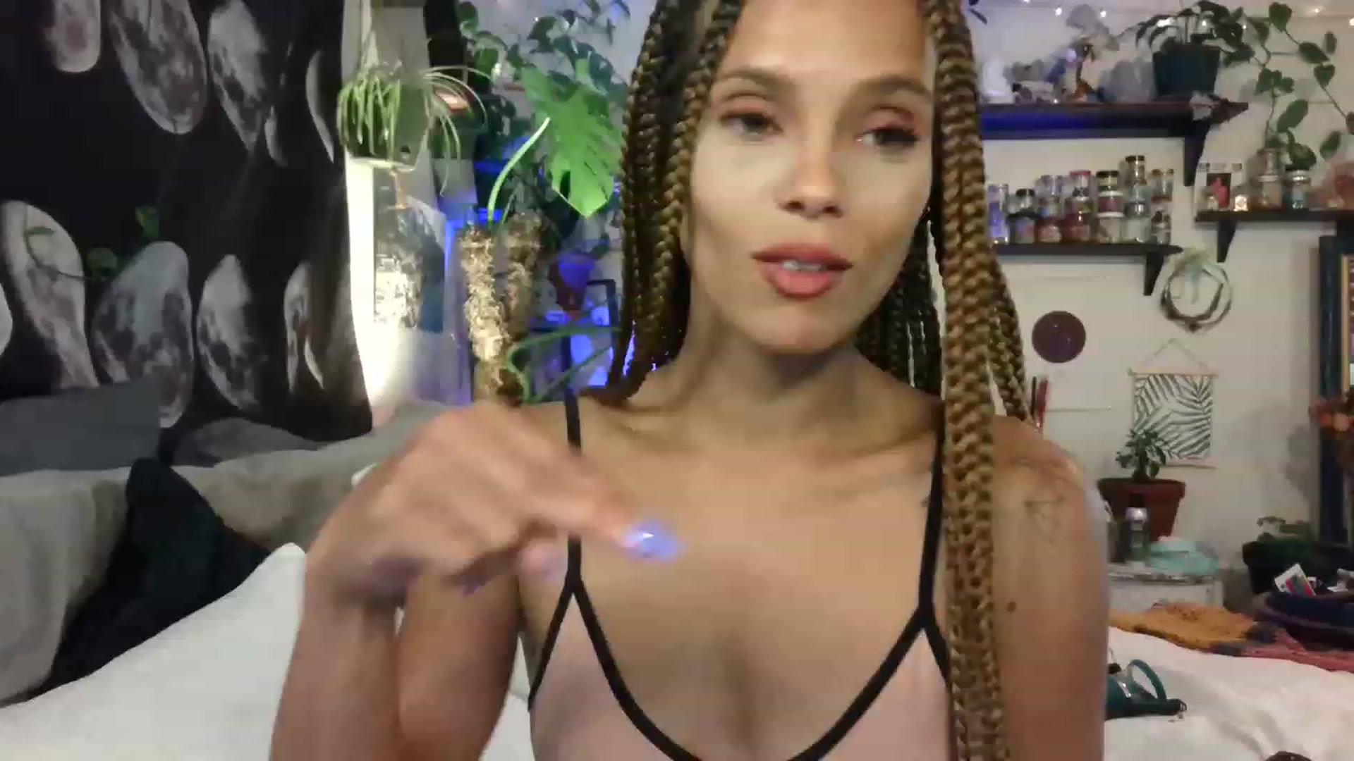 Gallery image thumbnail from LunarLexxx's myfreecams stream on, 06/09/2023, 08:45 image 18 of 20