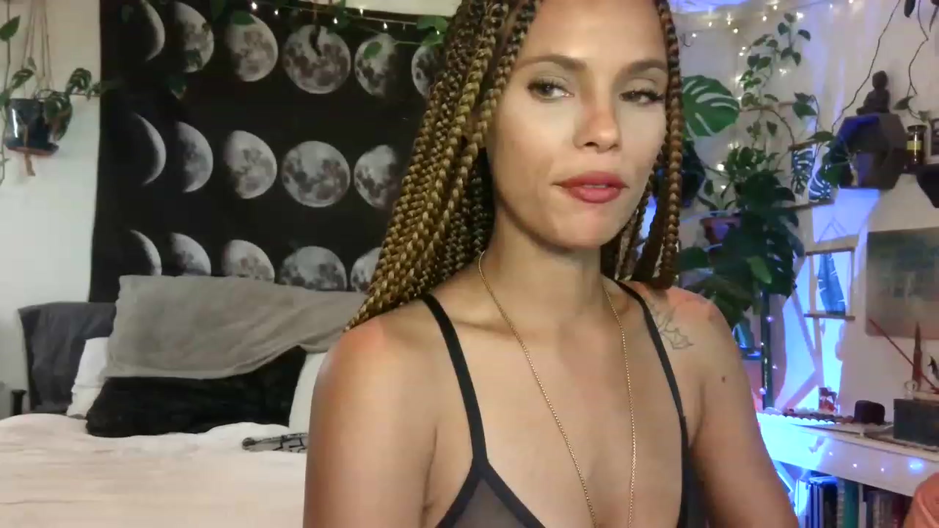 Gallery image thumbnail from LunarLexxx's myfreecams stream on, 06/17/2023, 09:13 image 14 of 20