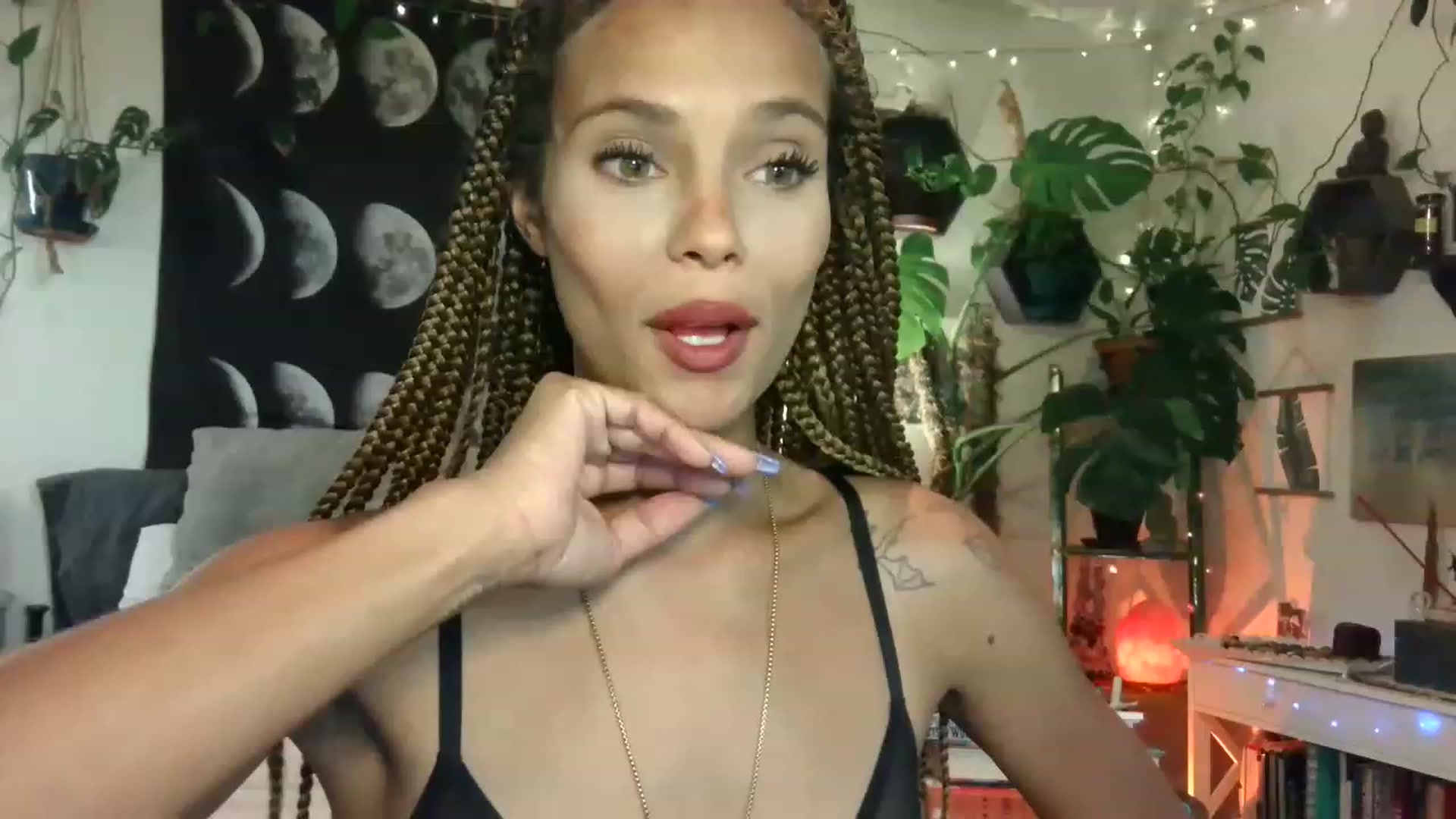 Gallery image thumbnail from LunarLexxx's myfreecams stream on, 06/17/2023, 09:13 image 7 of 20