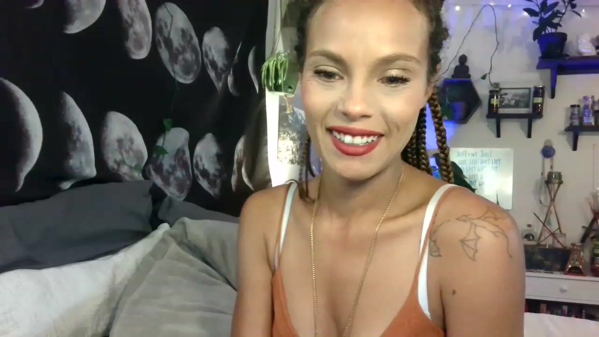 Gallery image thumbnail from LunarLexxx's myfreecams stream on, 06/18/2023, 04:49 image 6 of 20