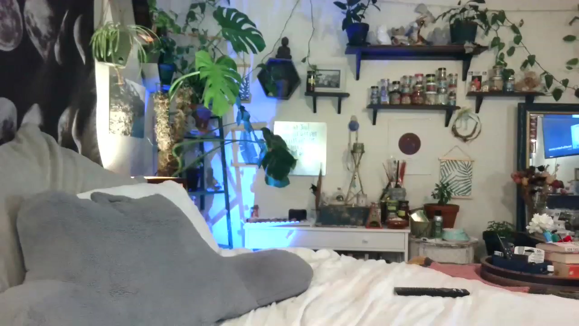 Gallery image thumbnail from LunarLexxx's myfreecams stream on, 06/22/2023, 09:10 image 16 of 20
