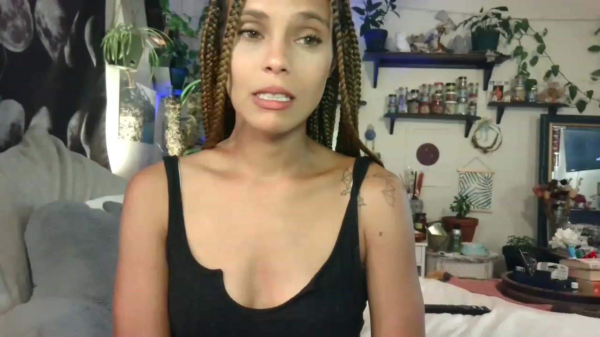 Gallery image thumbnail from LunarLexxx's myfreecams stream on, 06/22/2023, 10:10 image 15 of 20