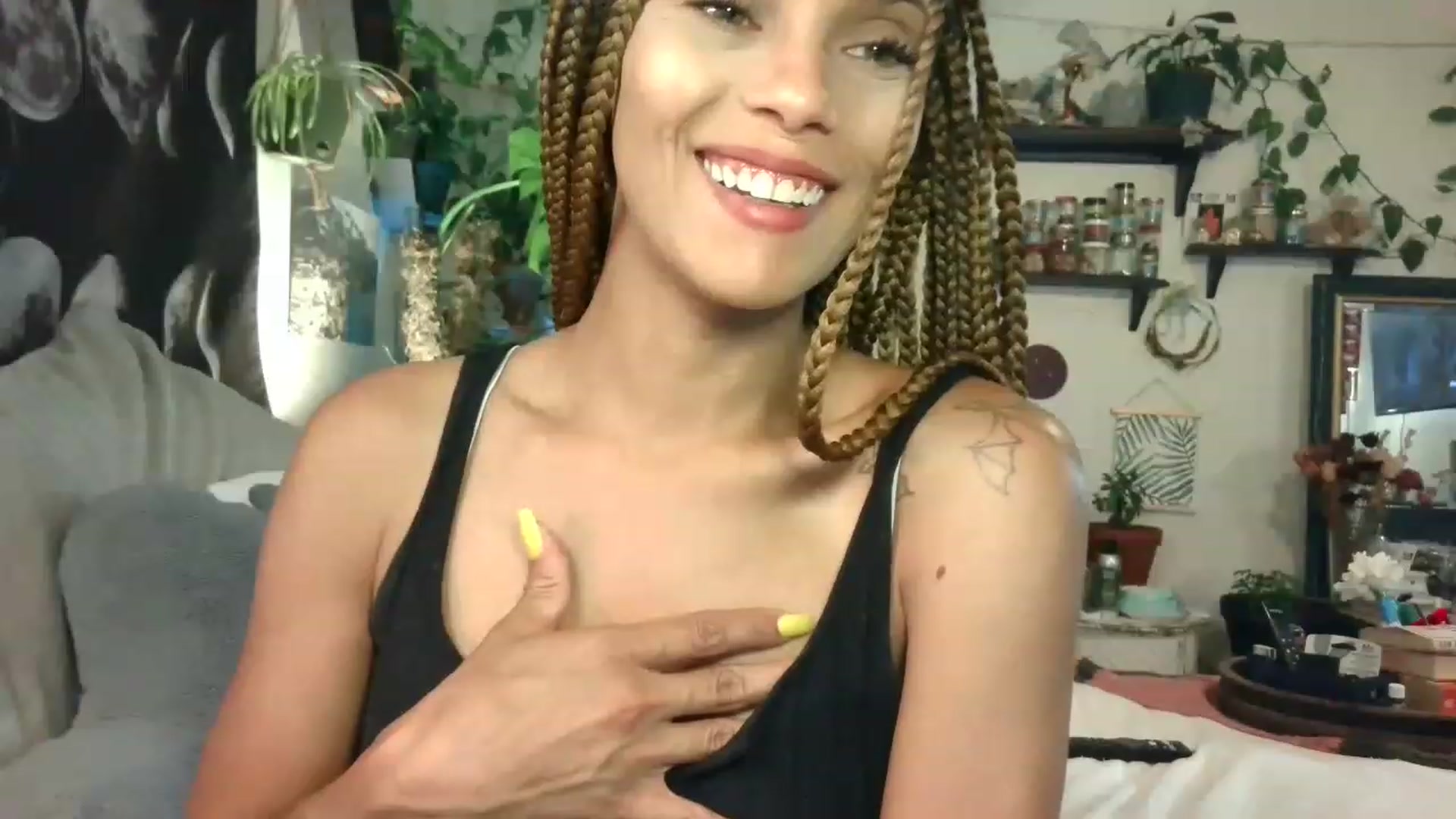 Gallery image thumbnail from LunarLexxx's myfreecams stream on, 06/22/2023, 10:10 image 20 of 20