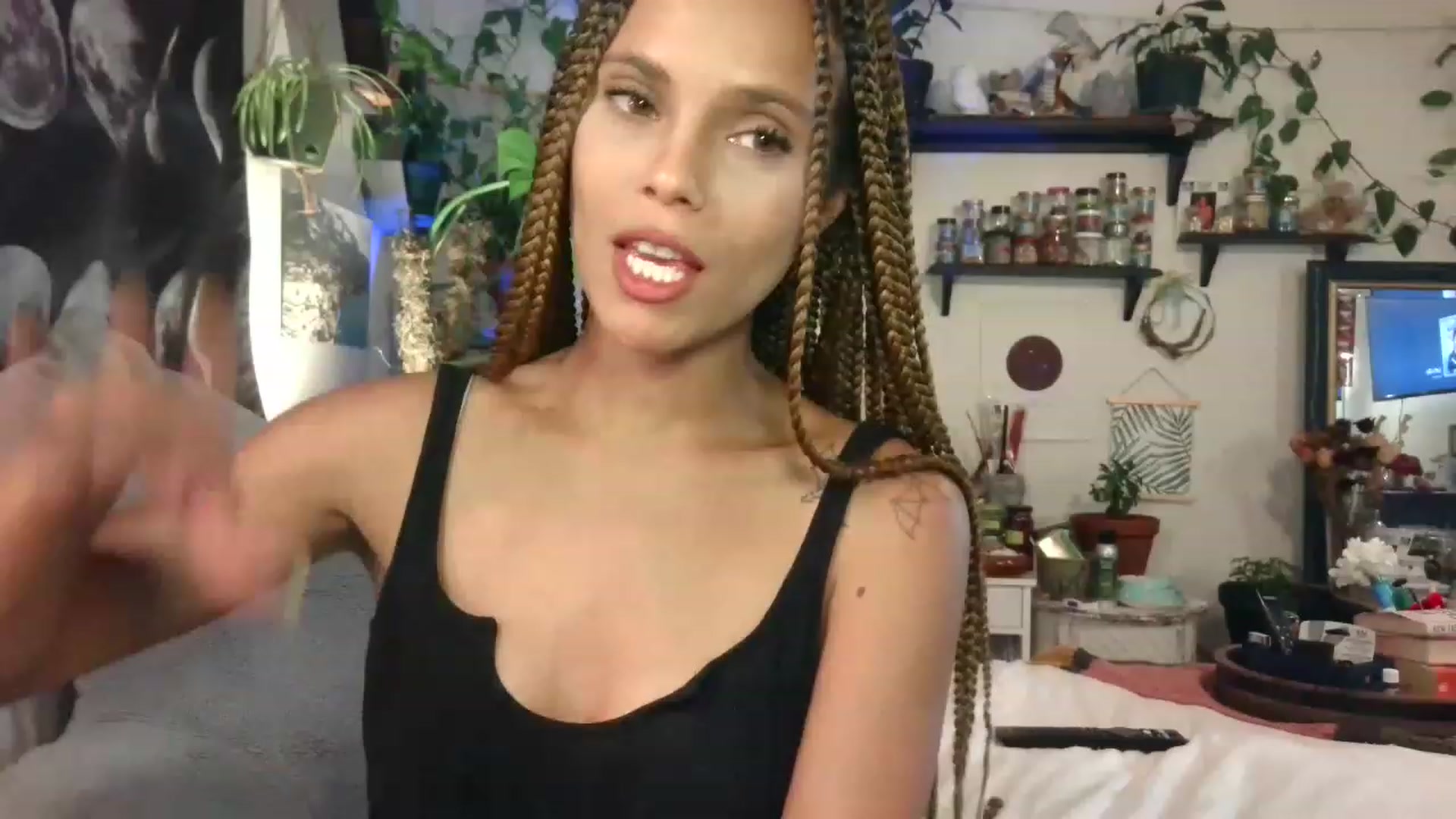Gallery image thumbnail from LunarLexxx's myfreecams stream on, 06/22/2023, 10:10 image 3 of 20