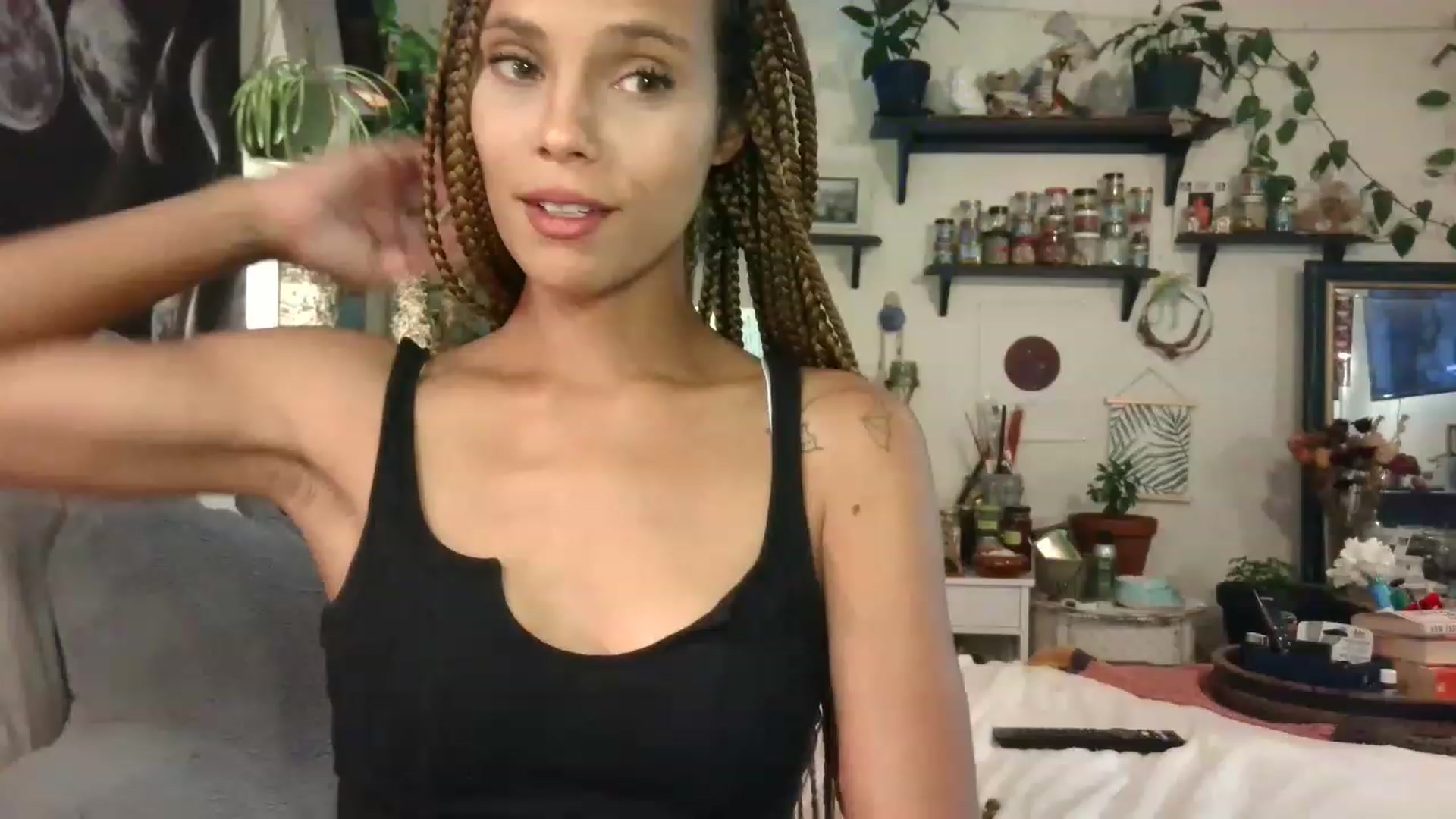 Gallery image thumbnail from LunarLexxx's myfreecams stream on, 06/22/2023, 10:10 image 6 of 20