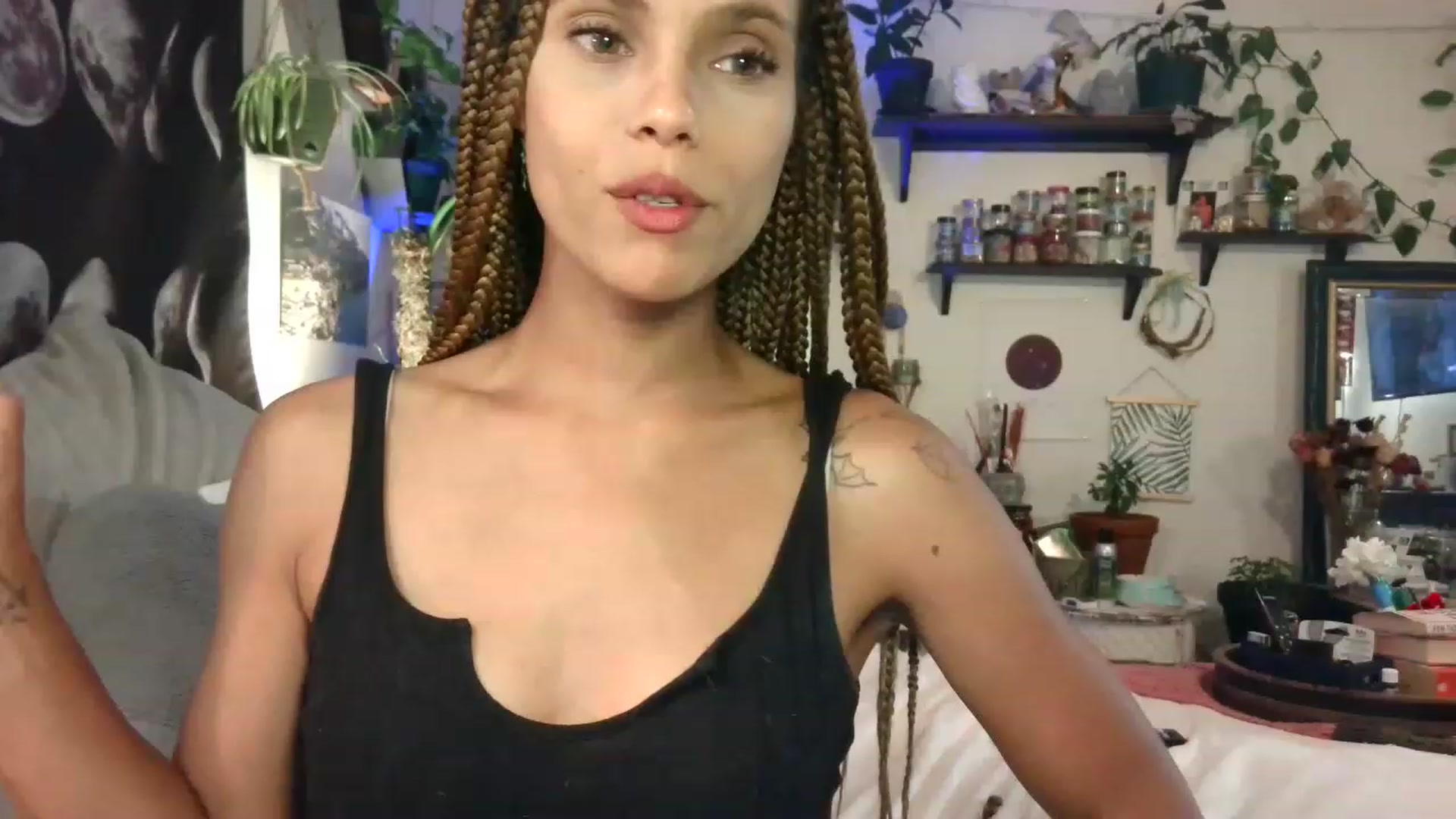 Gallery image thumbnail from LunarLexxx's myfreecams stream on, 06/22/2023, 10:10 image 7 of 20