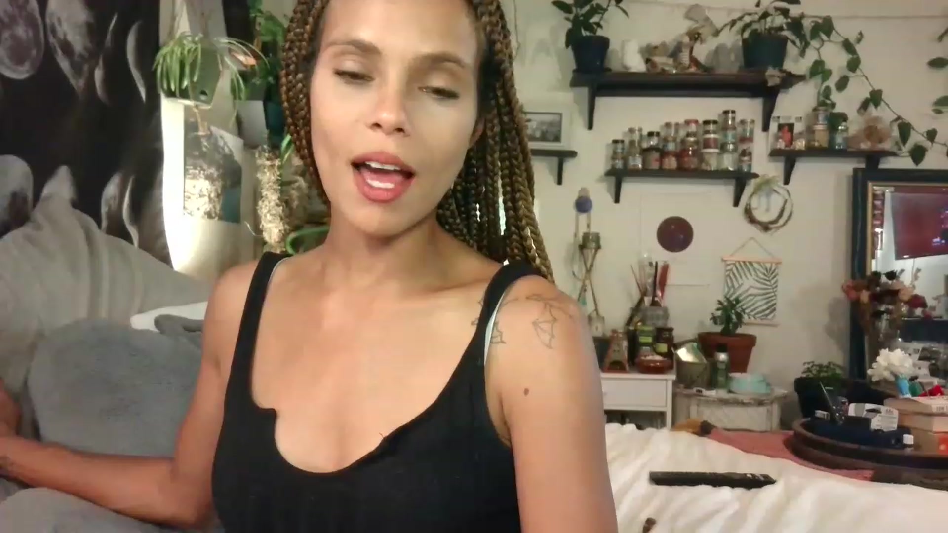 Gallery image thumbnail from LunarLexxx's myfreecams stream on, 06/22/2023, 10:10 image 10 of 20